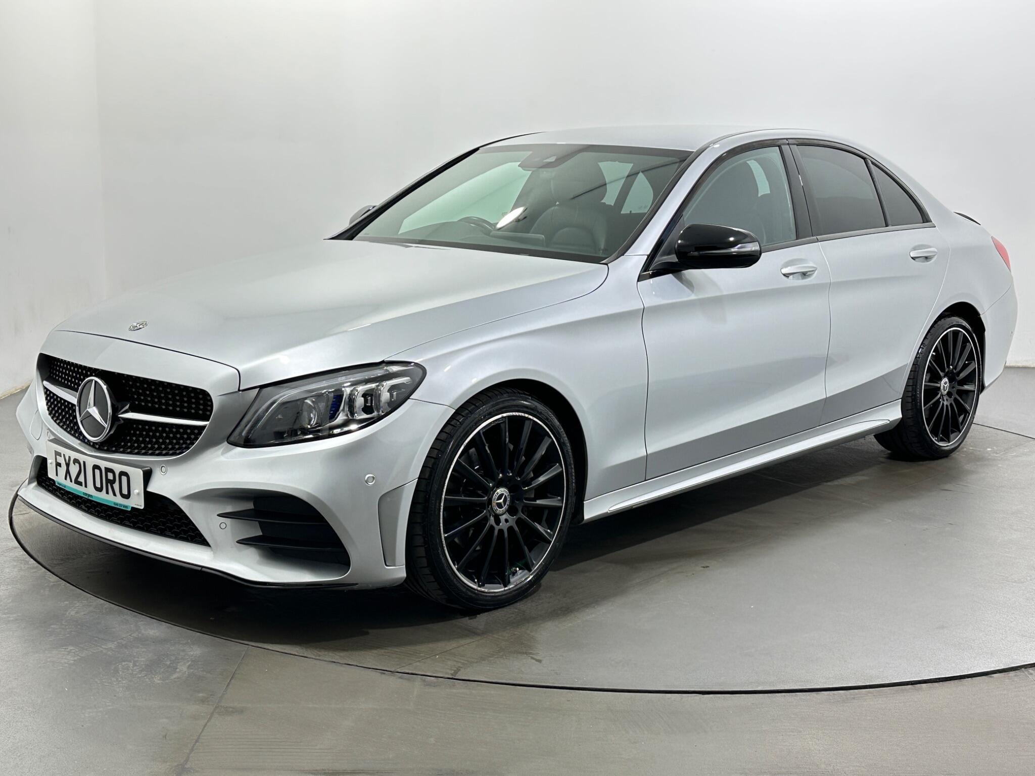 Mercedes-Benz C-Class view 4