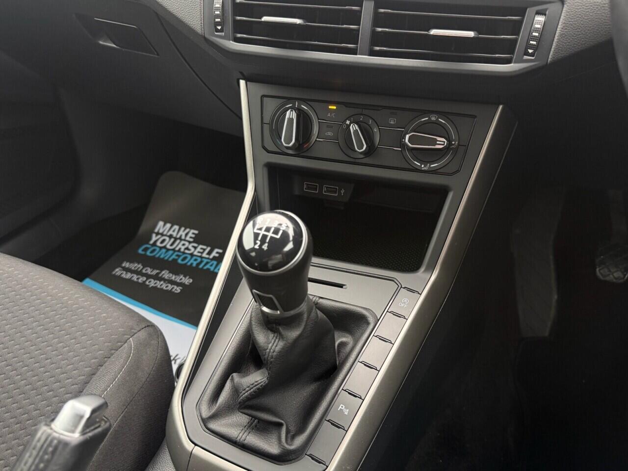 Volkswagen Polo view 20