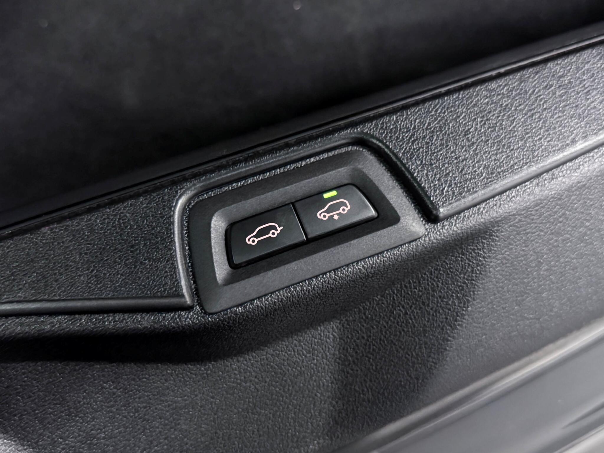 BMW X5 view 11