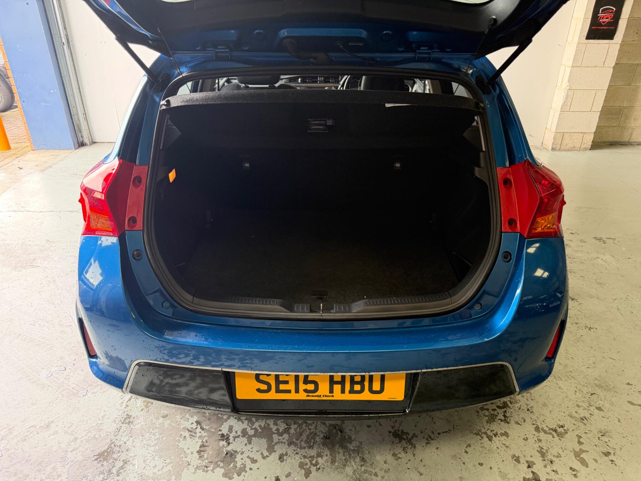 Toyota Auris view 47