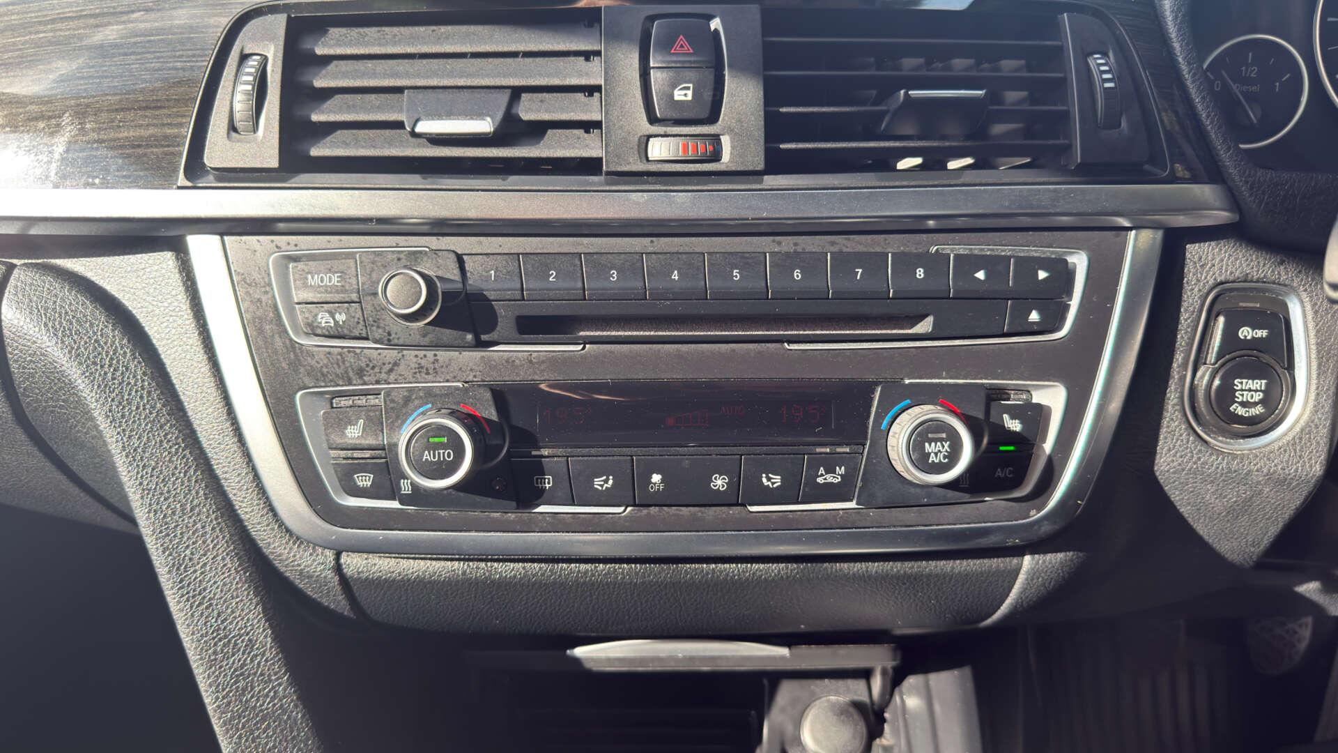 BMW 3 Series view 29