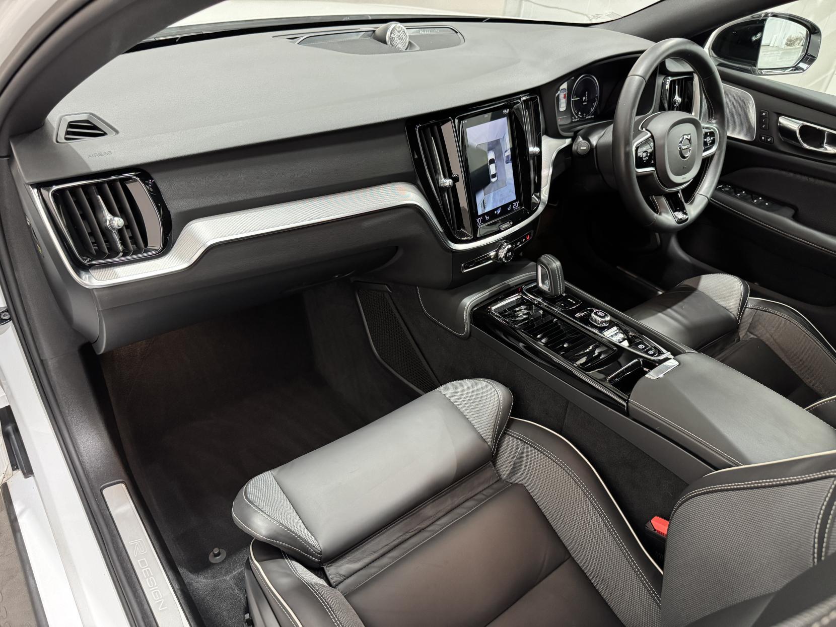Volvo S60 view 50