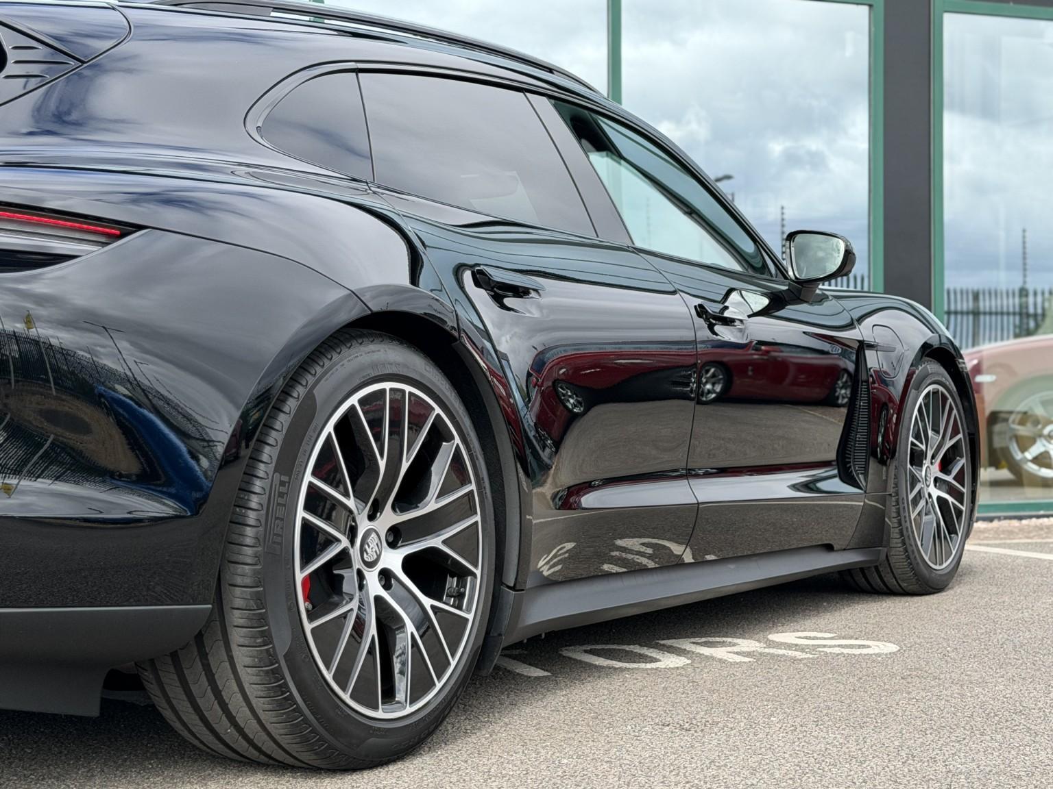 Porsche Taycan view 36