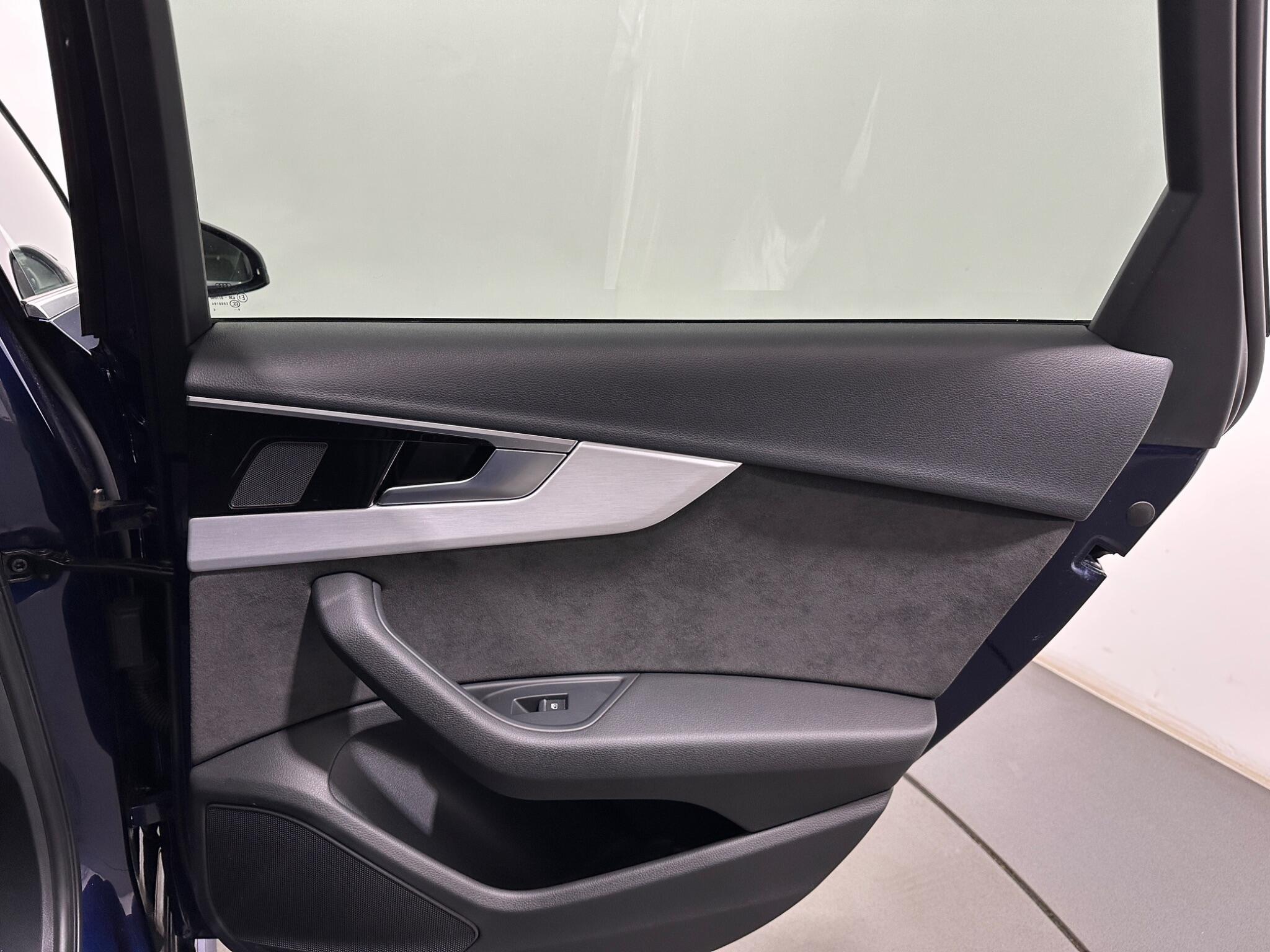 Audi A4 view 42
