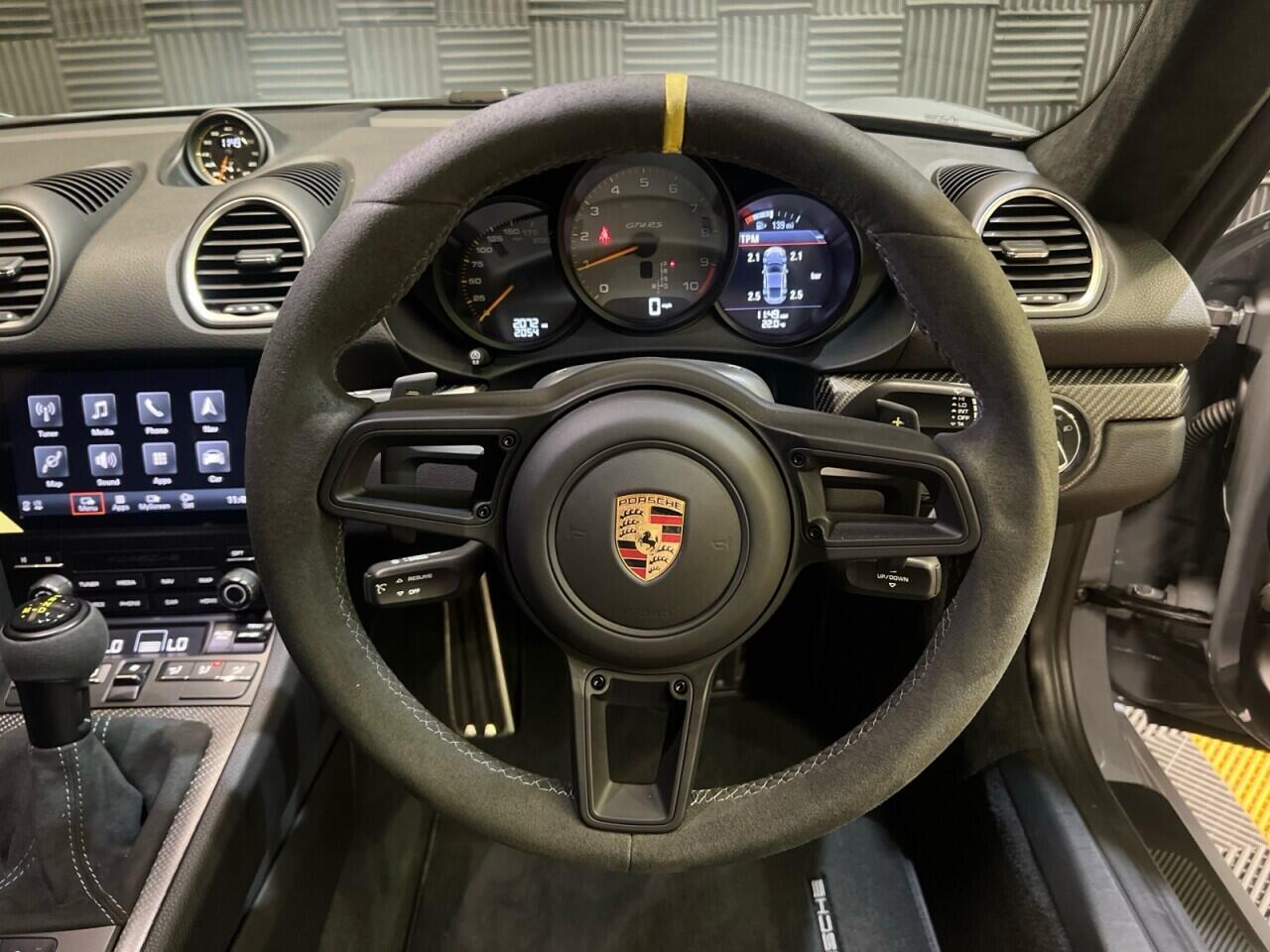 Porsche 718 Cayman view 9