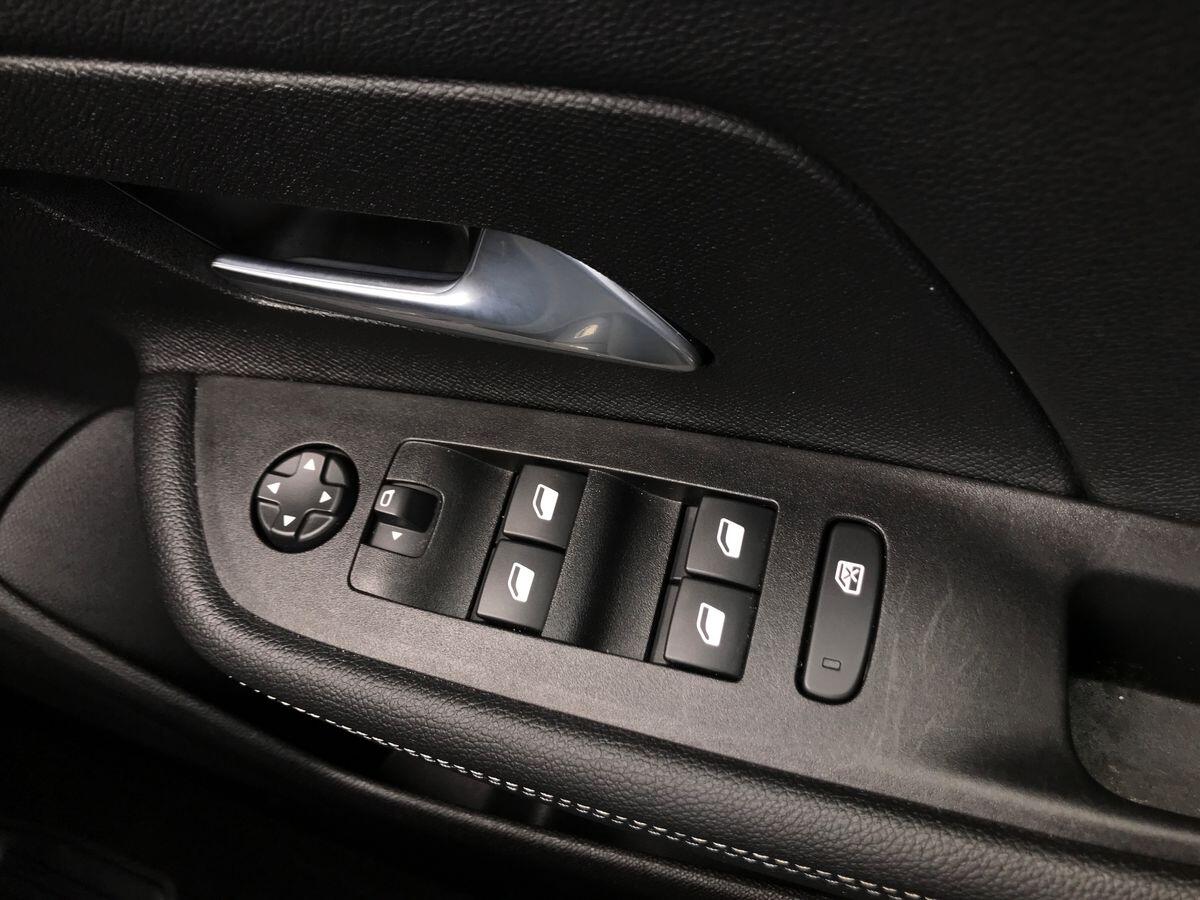 Vauxhall Mokka view 25