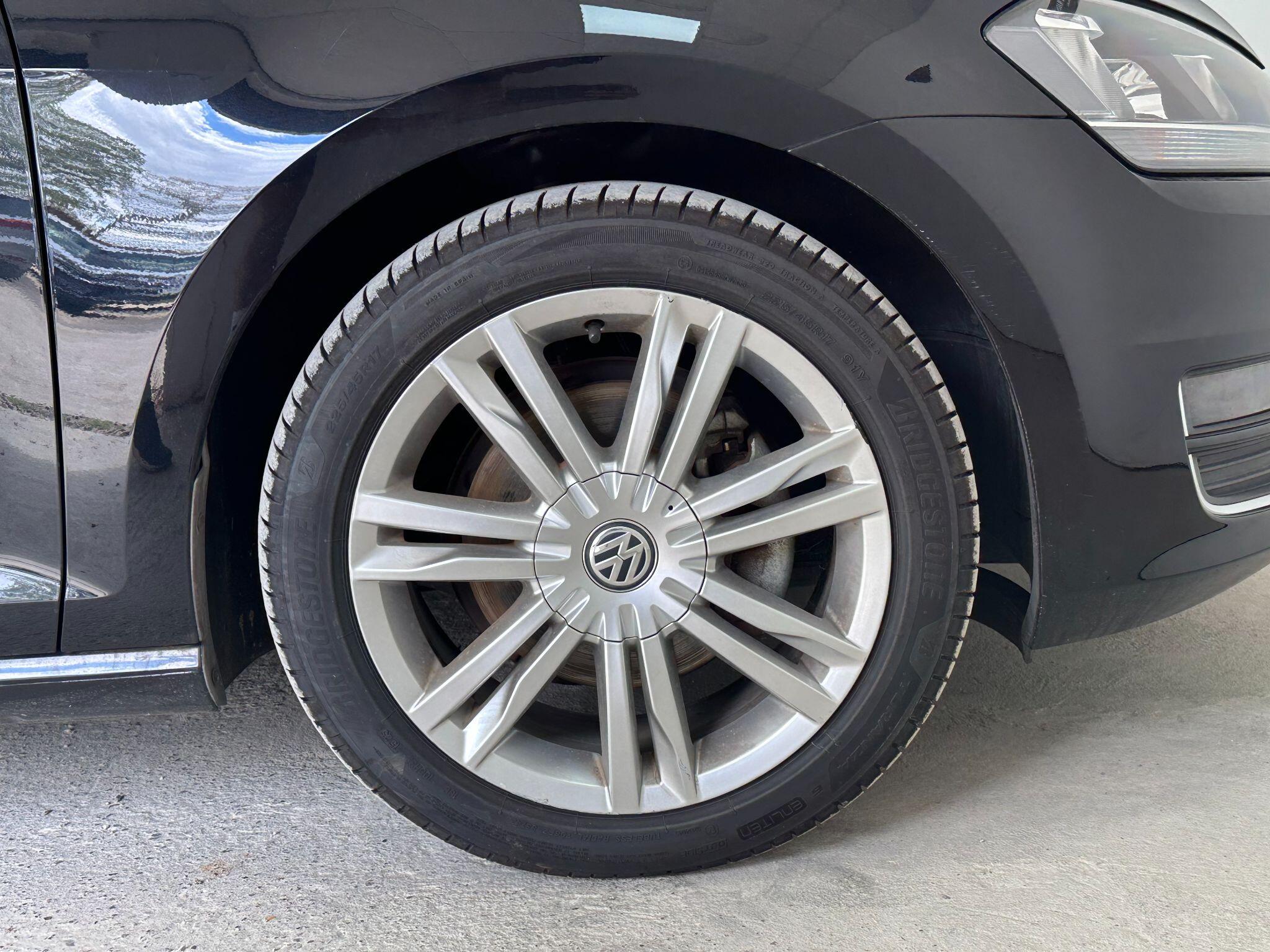 2015 Volkswagen Golf image 40