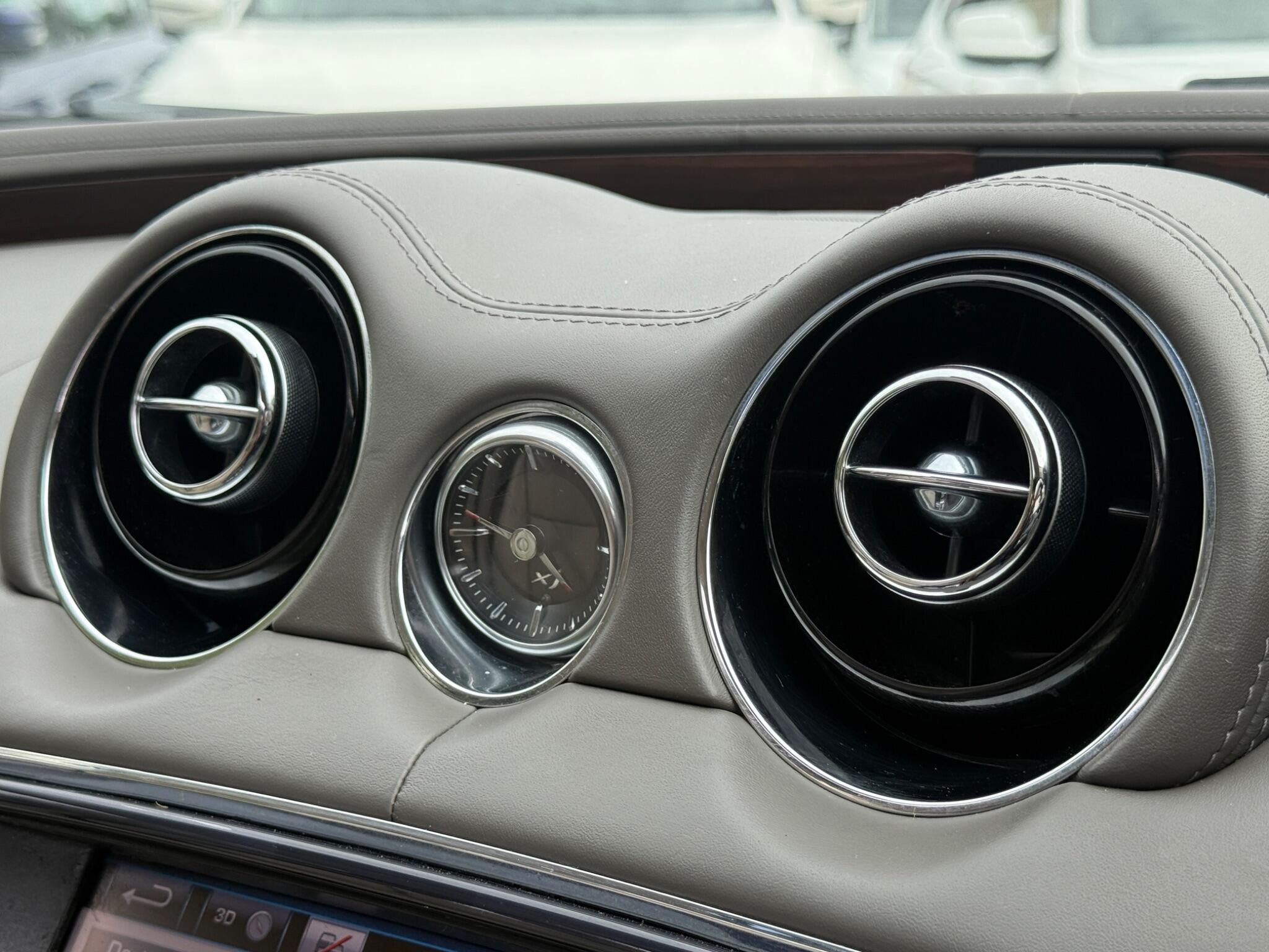 Jaguar XJ - Image 76