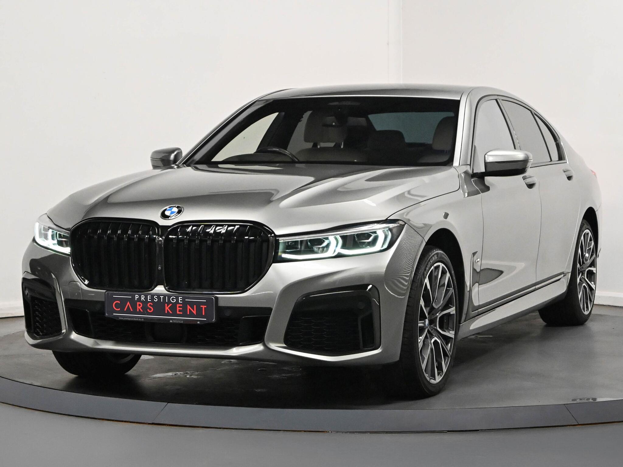 BMW 7 Series view 6