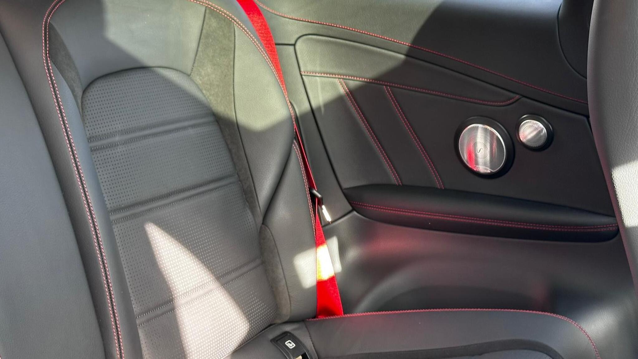 Mercedes-Benz C Class view 35