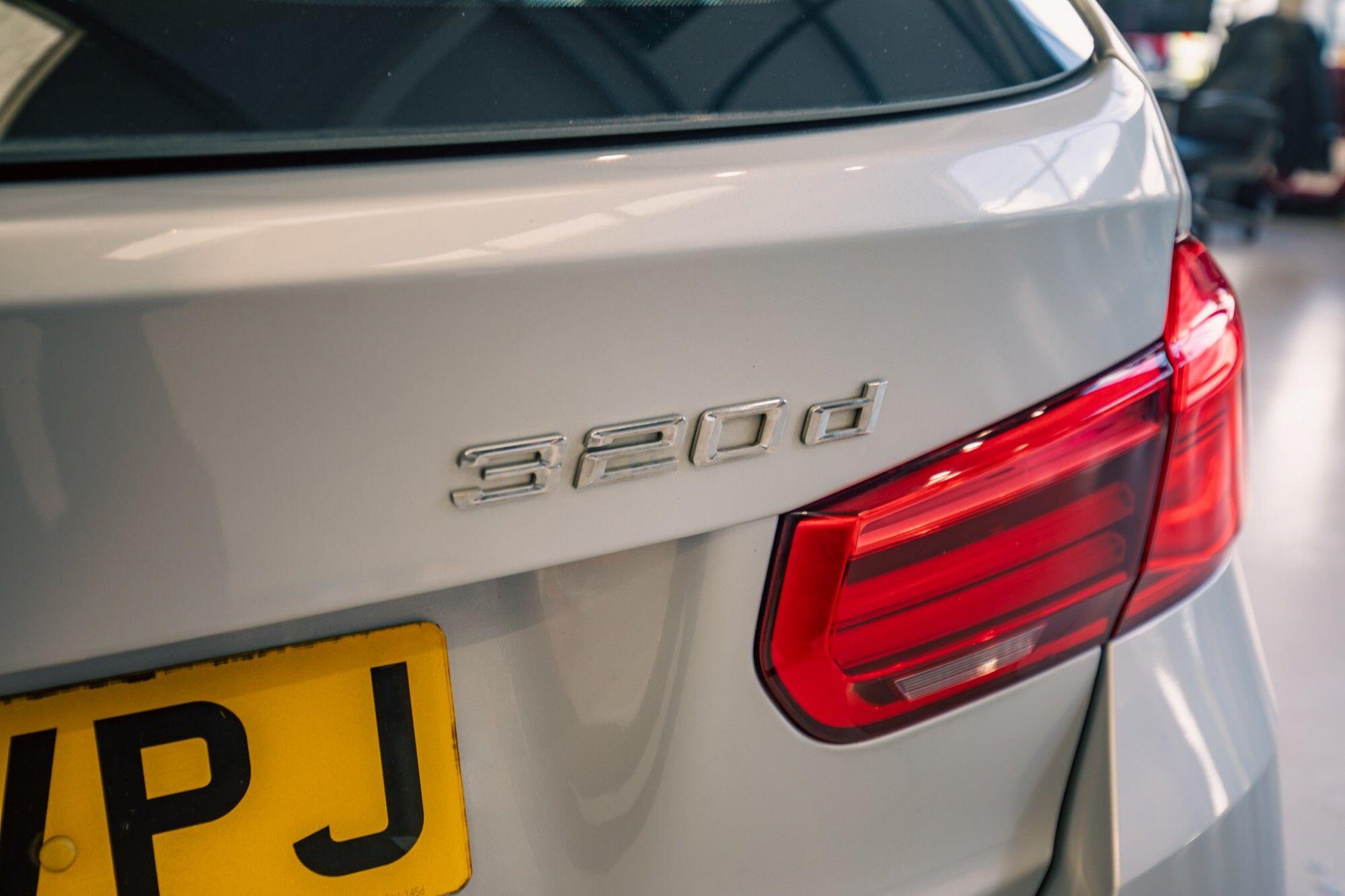 BMW 3 Series view 6