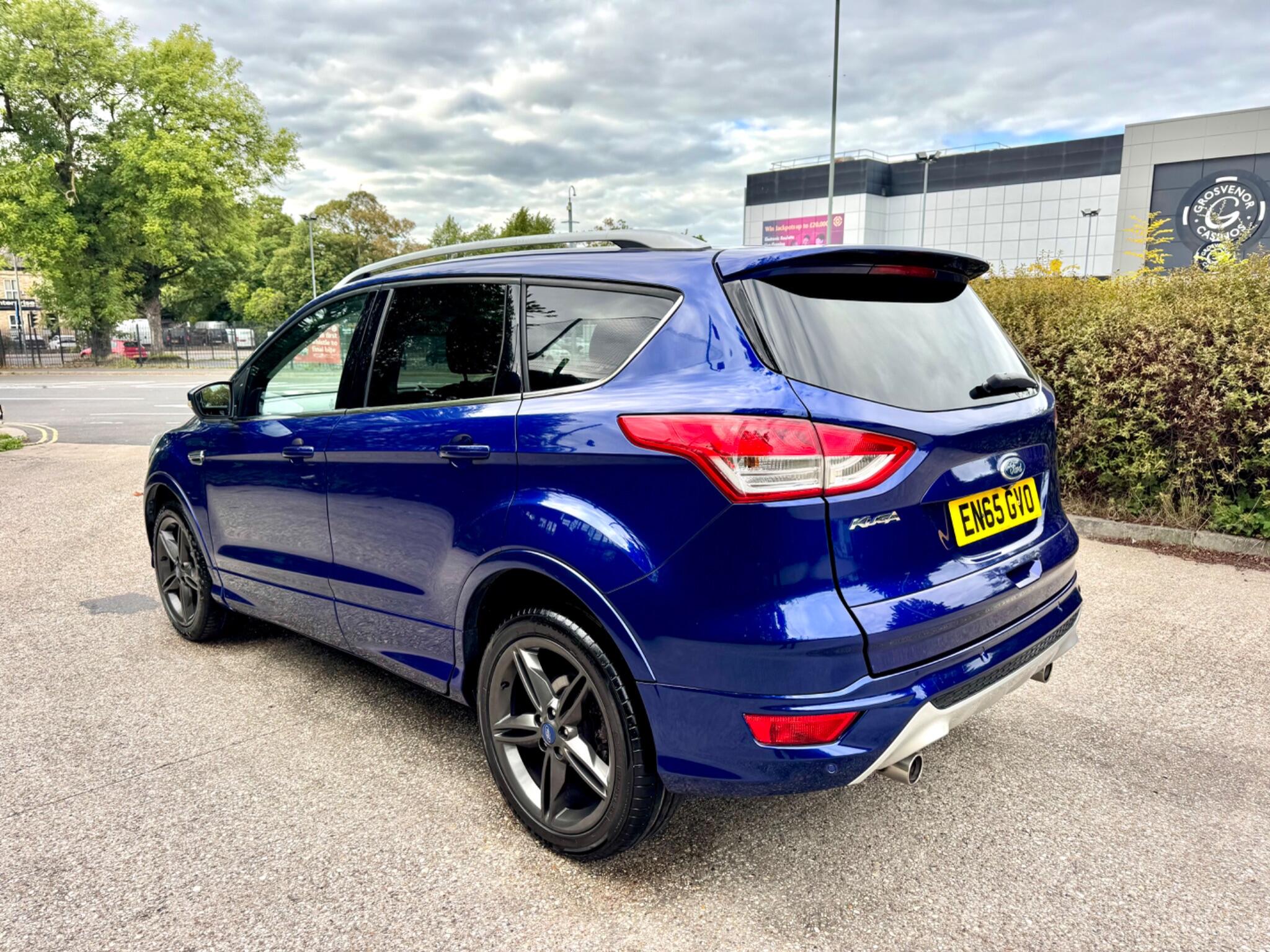 Ford Kuga view 3