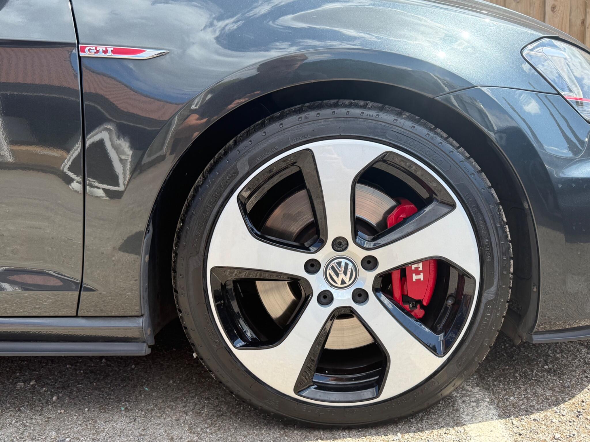 Volkswagen Golf view 18
