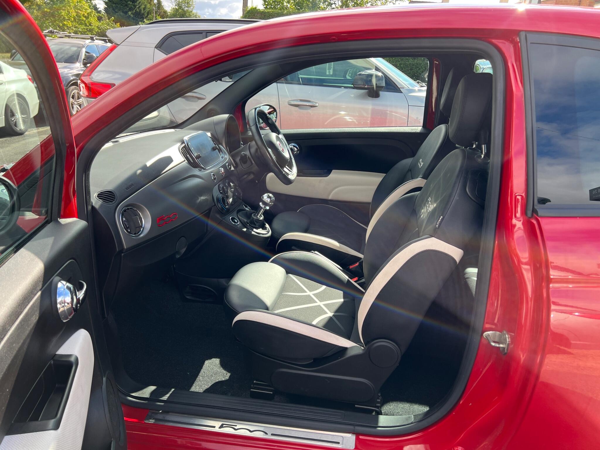 2016 Fiat 500 image 43
