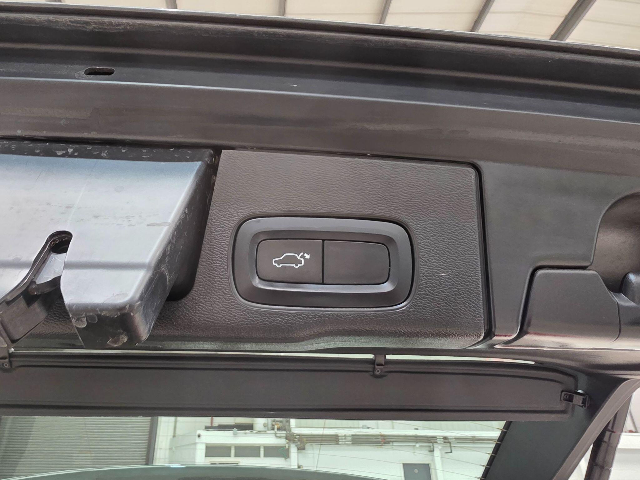 Volvo XC60 view 33