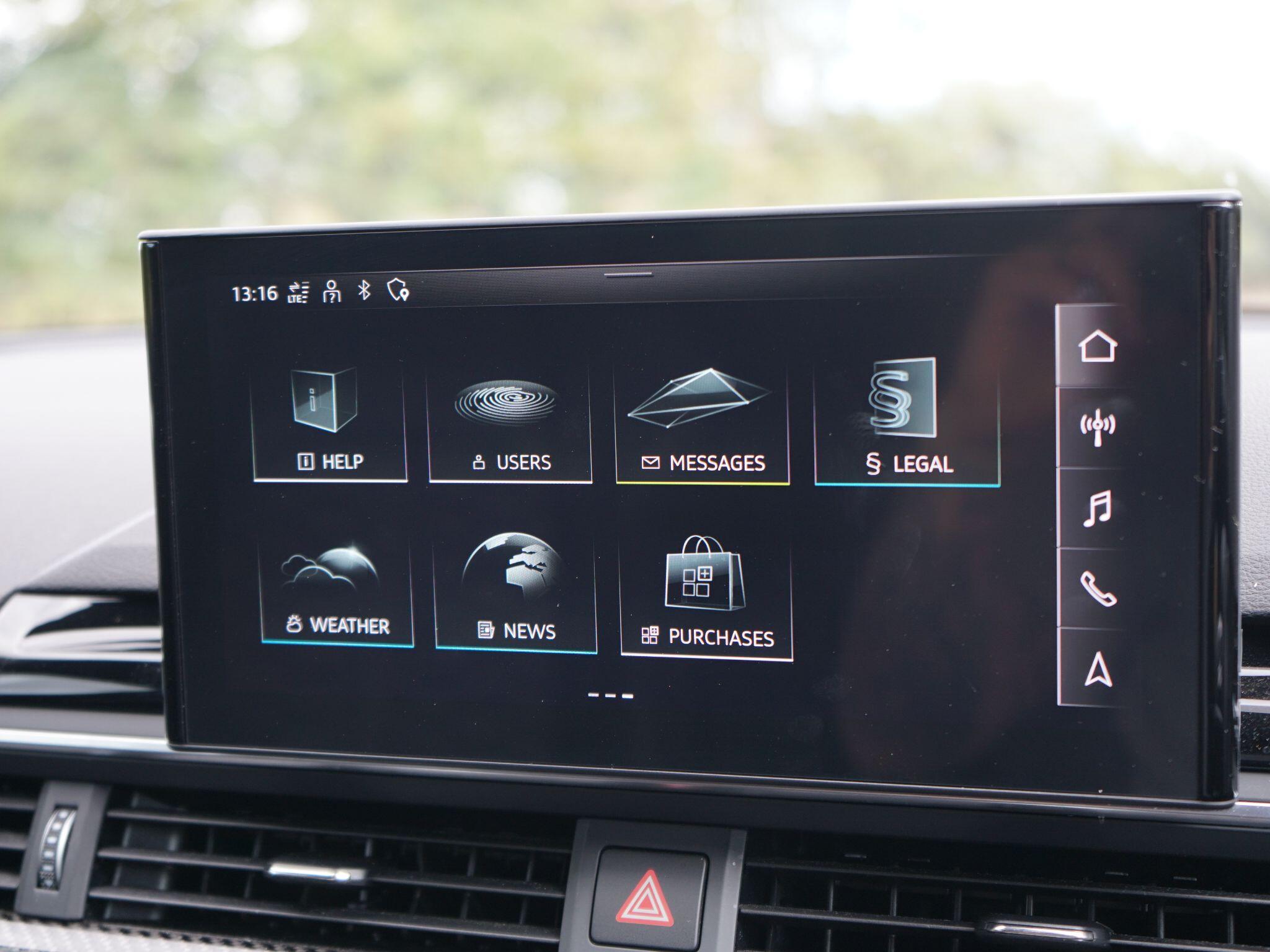 Audi RS4 Avant view 37