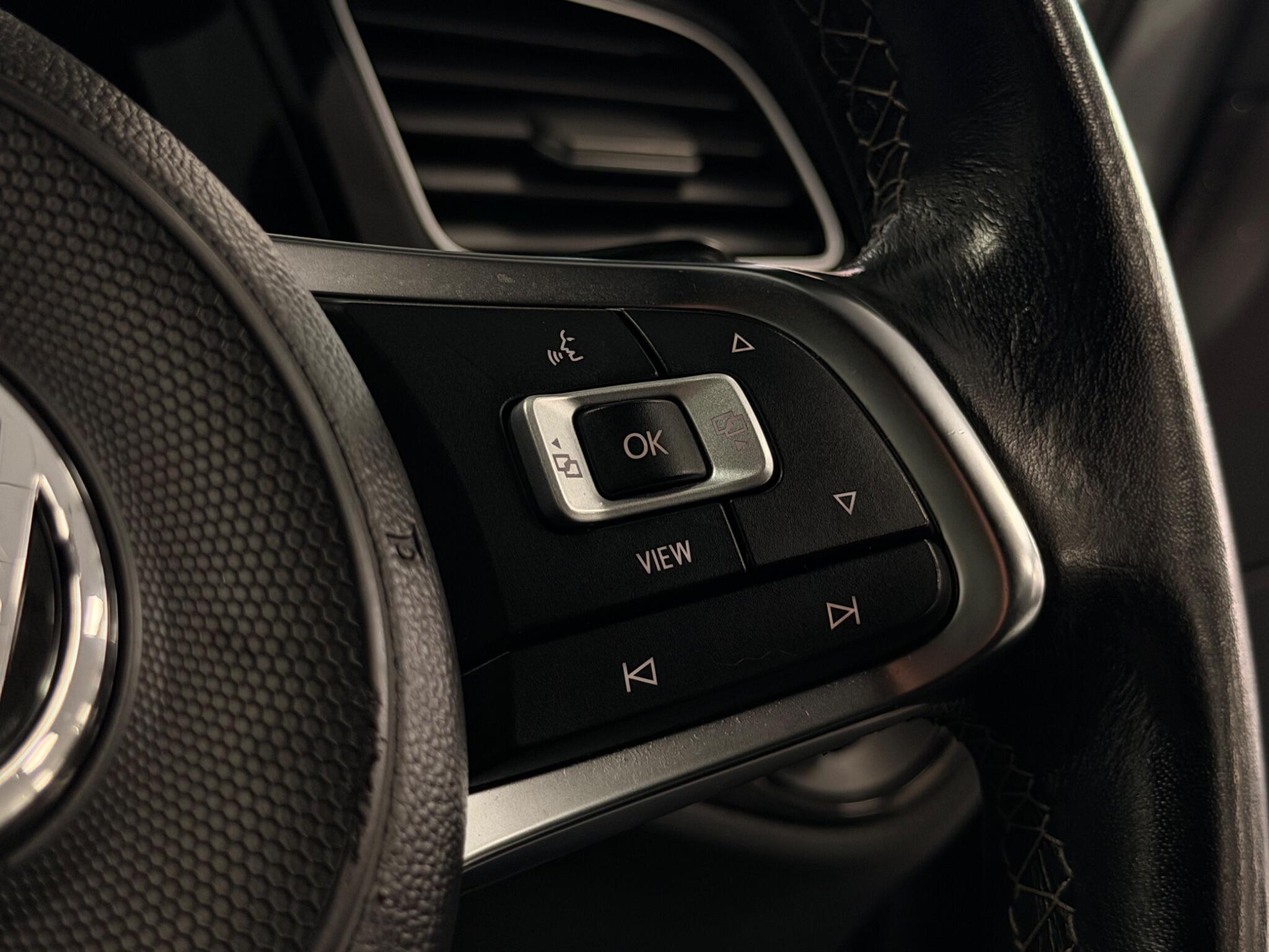 Volkswagen Golf view 24
