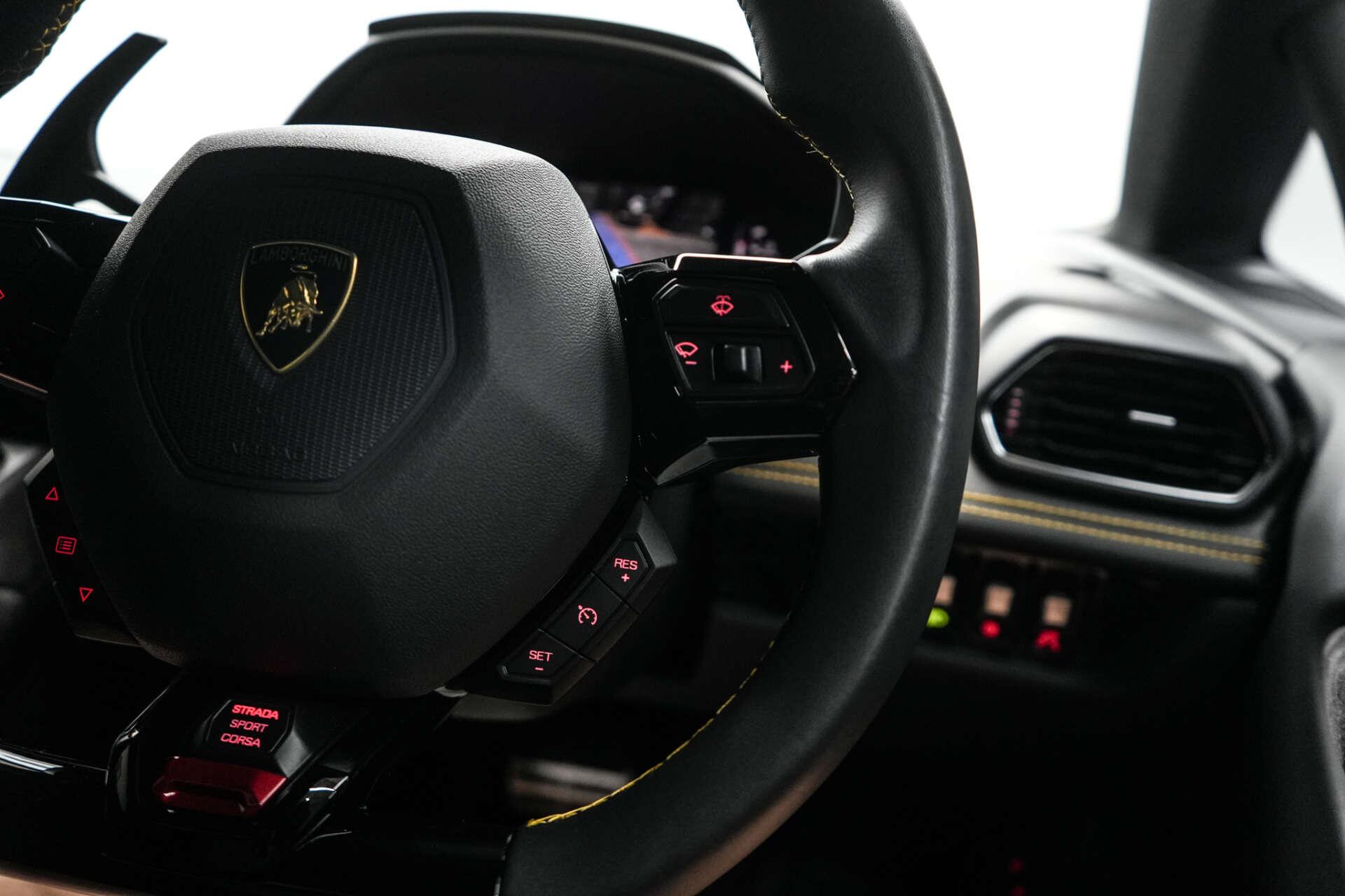 Lamborghini Huracan view 53