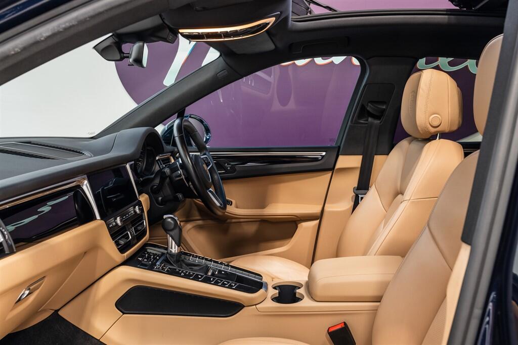 Porsche Macan view 9