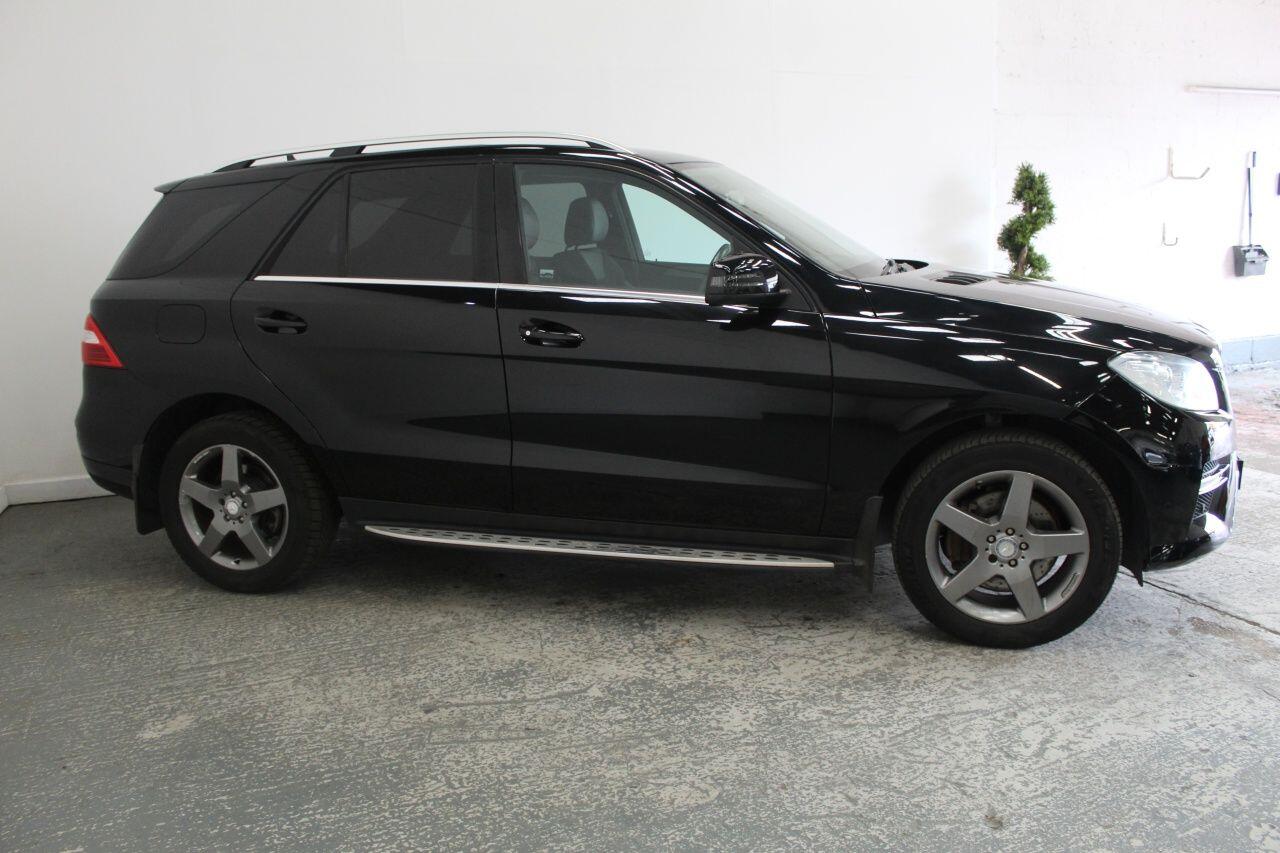 Mercedes-Benz M-Class view 4