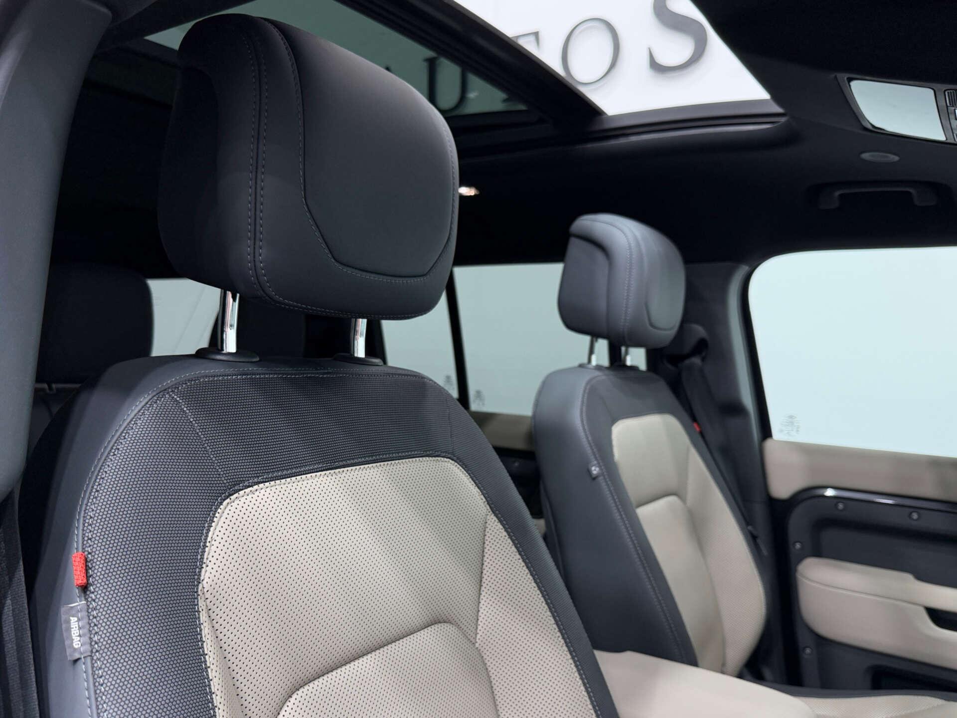 Land Rover Defender view 43