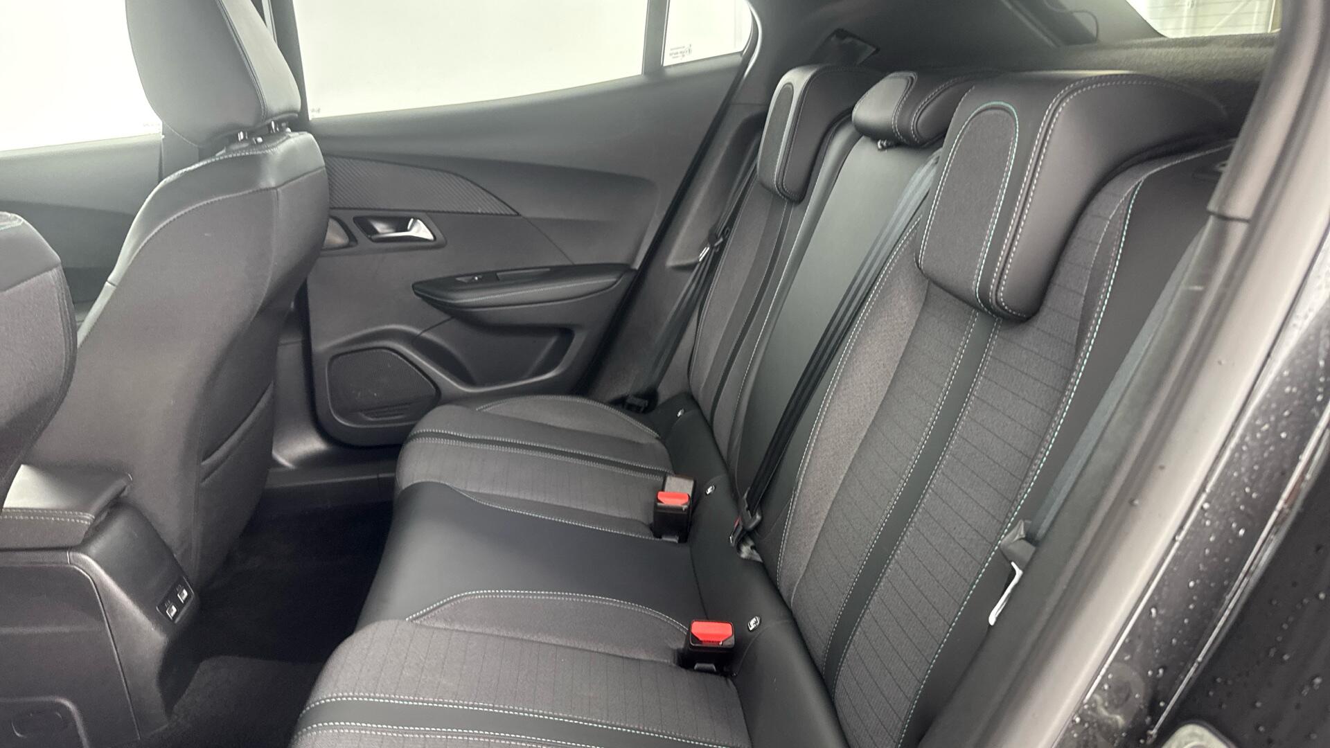Peugeot 2008 view 14