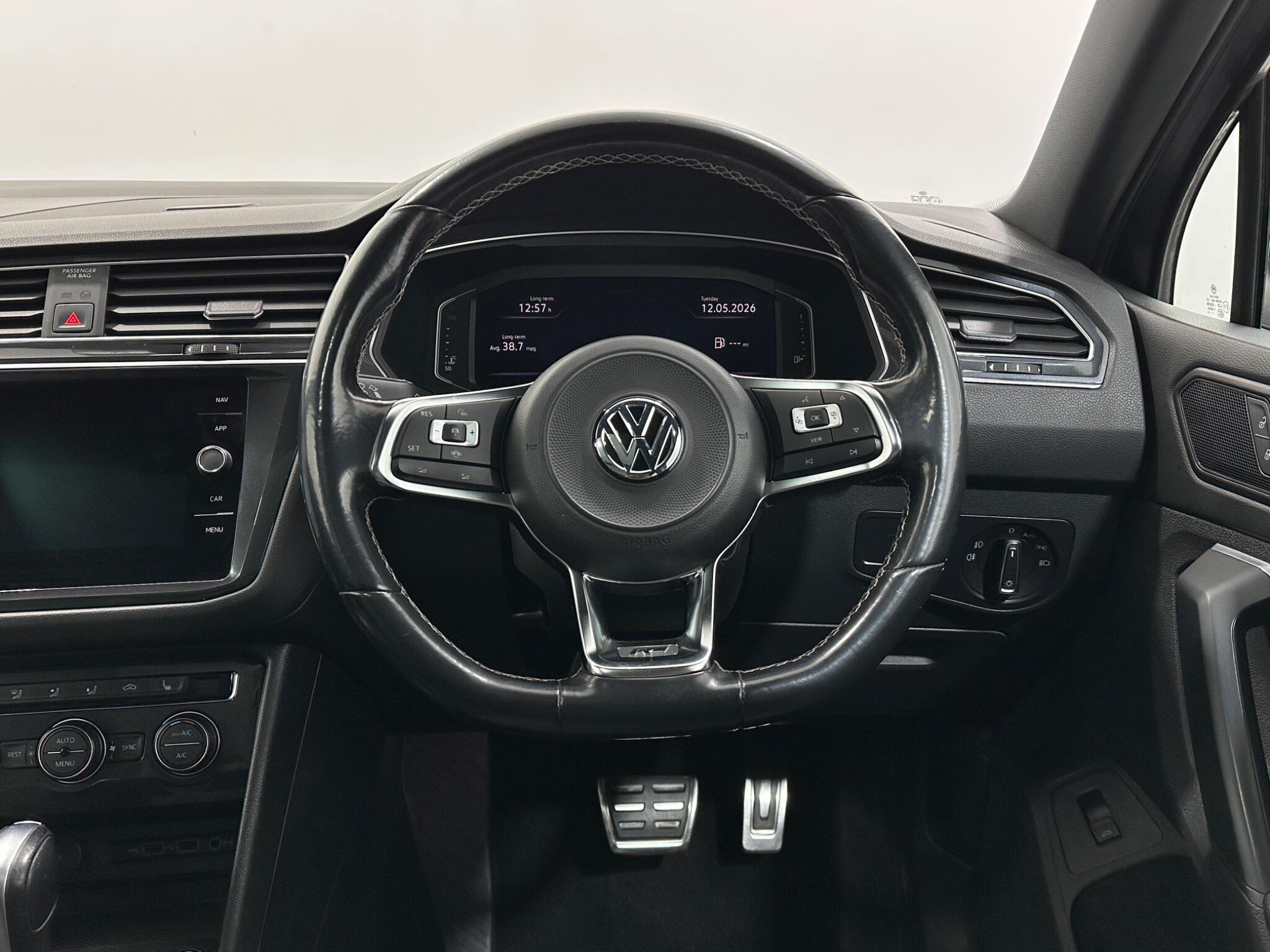 Volkswagen Tiguan view 13