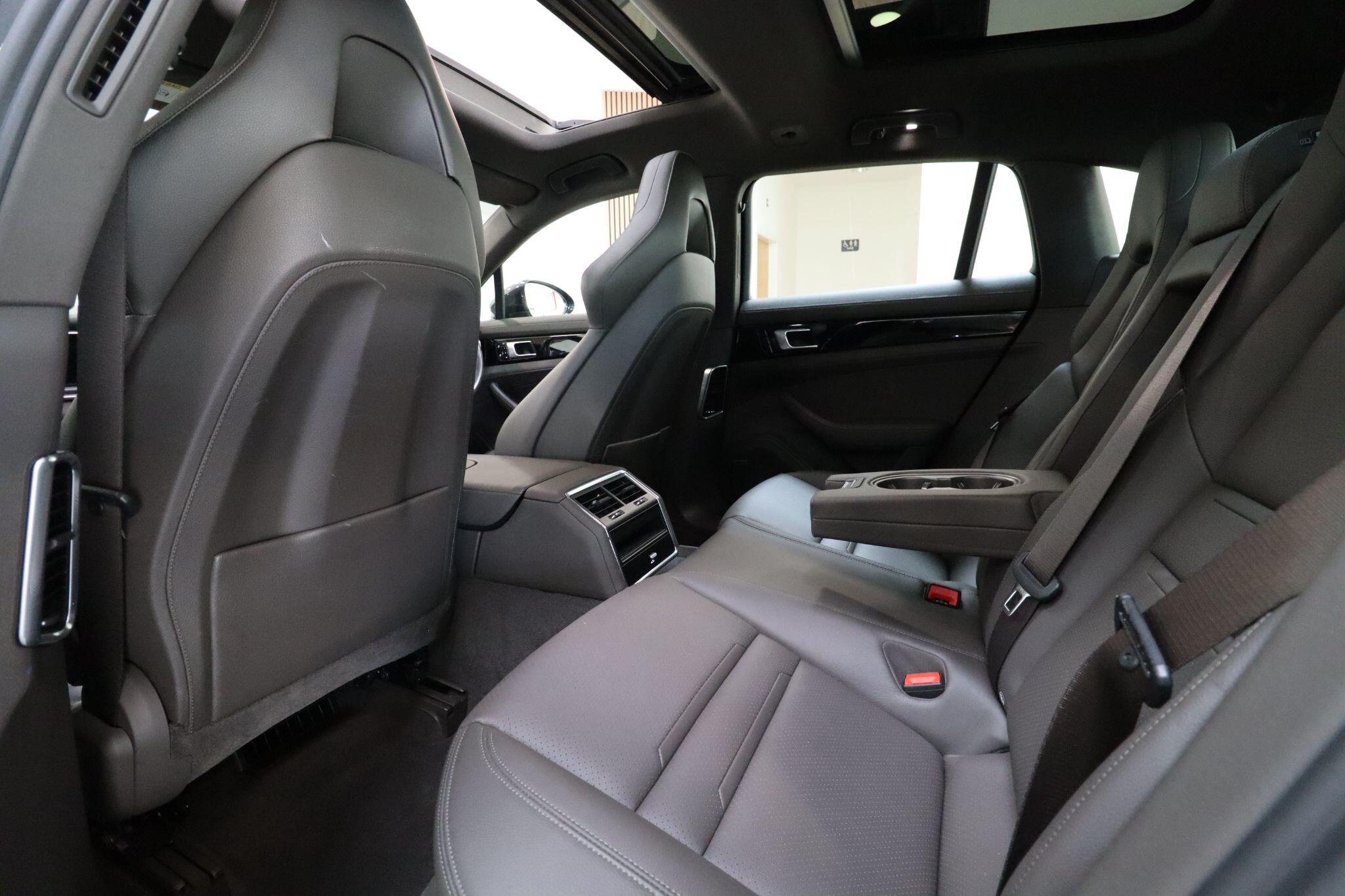 Porsche Panamera view 12