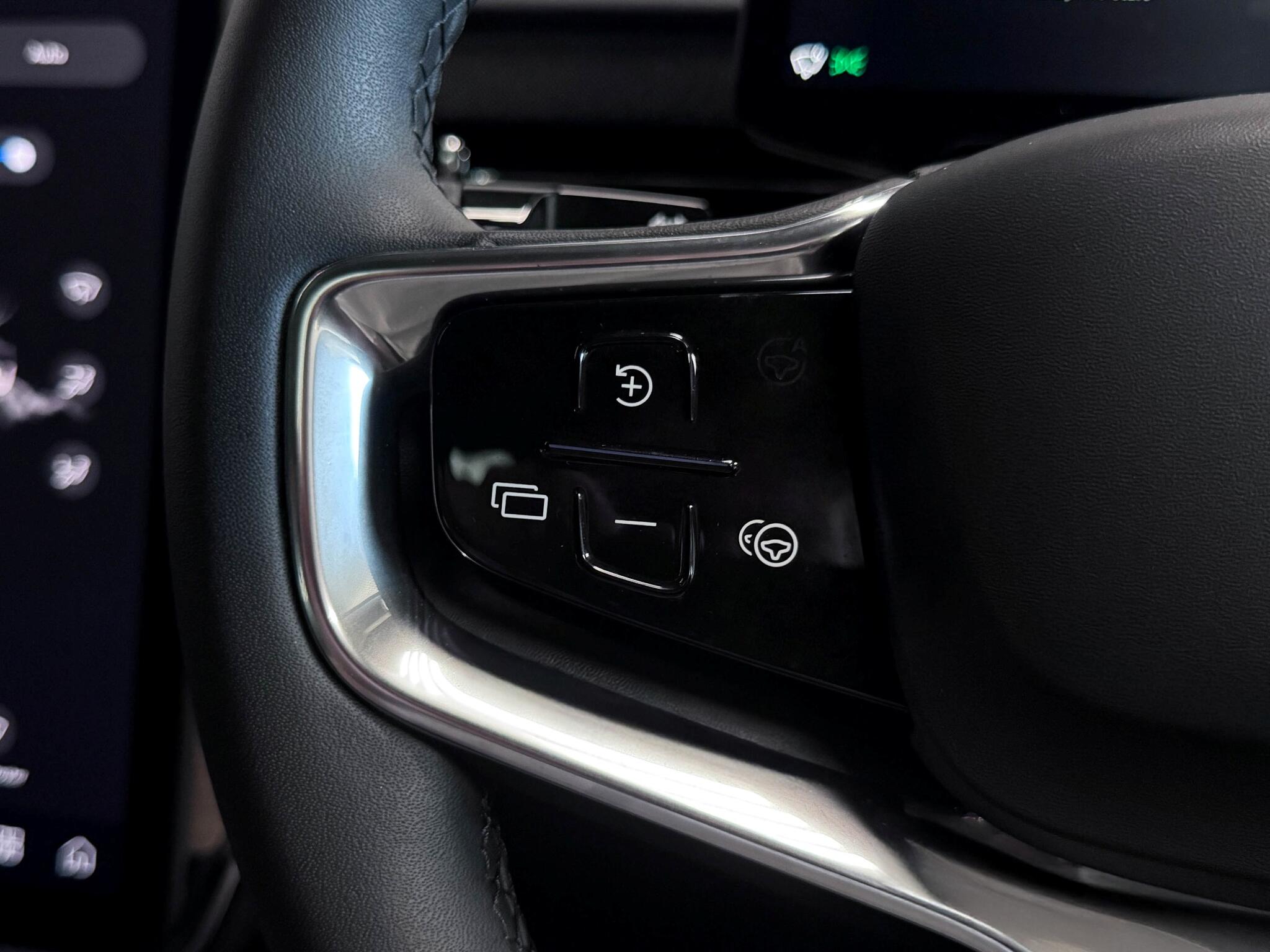 Volvo Ex90 view 37