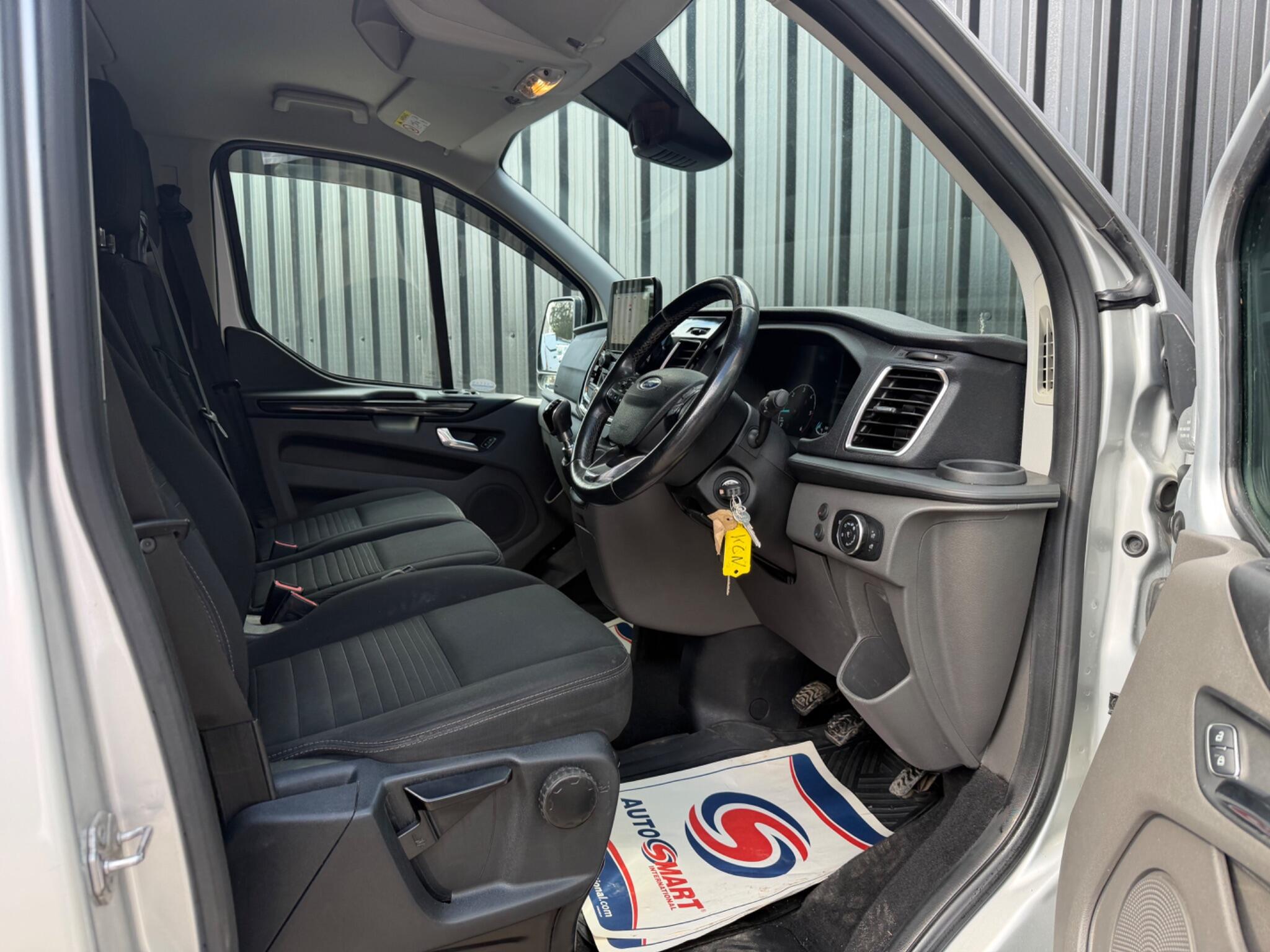 Ford Transit Custom view 18