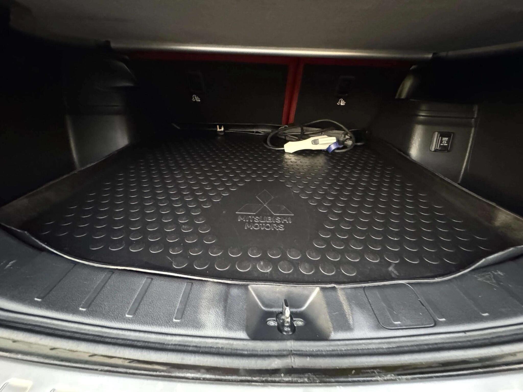 Mitsubishi Outlander view 73