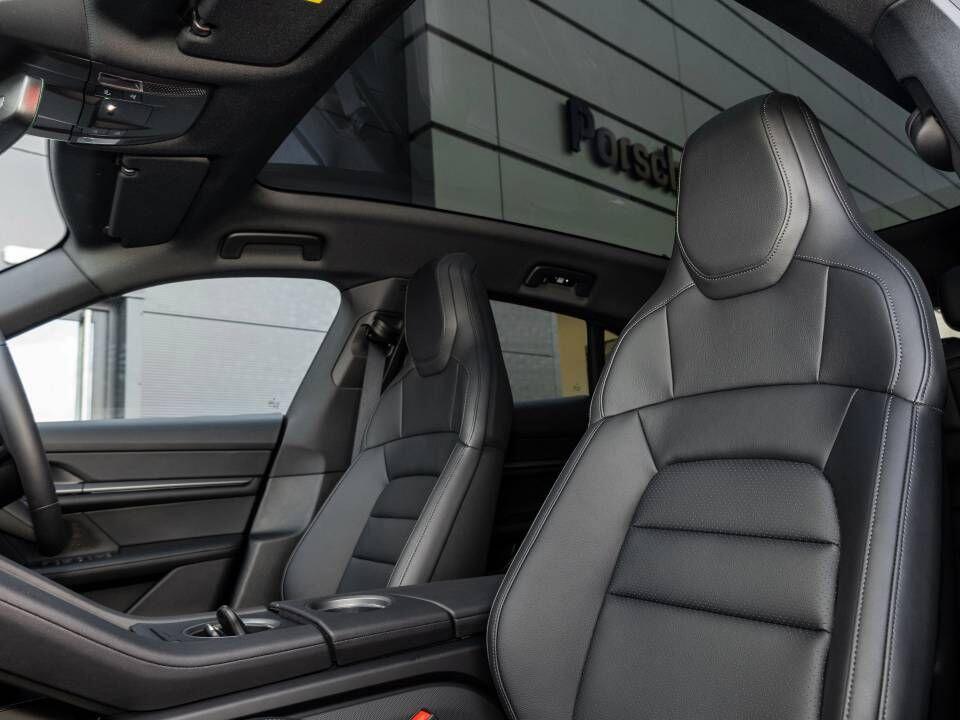 Porsche Taycan view 47