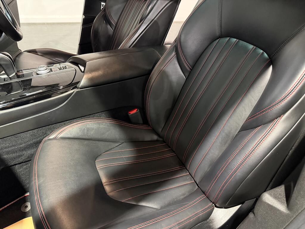 Maserati Levante view 43