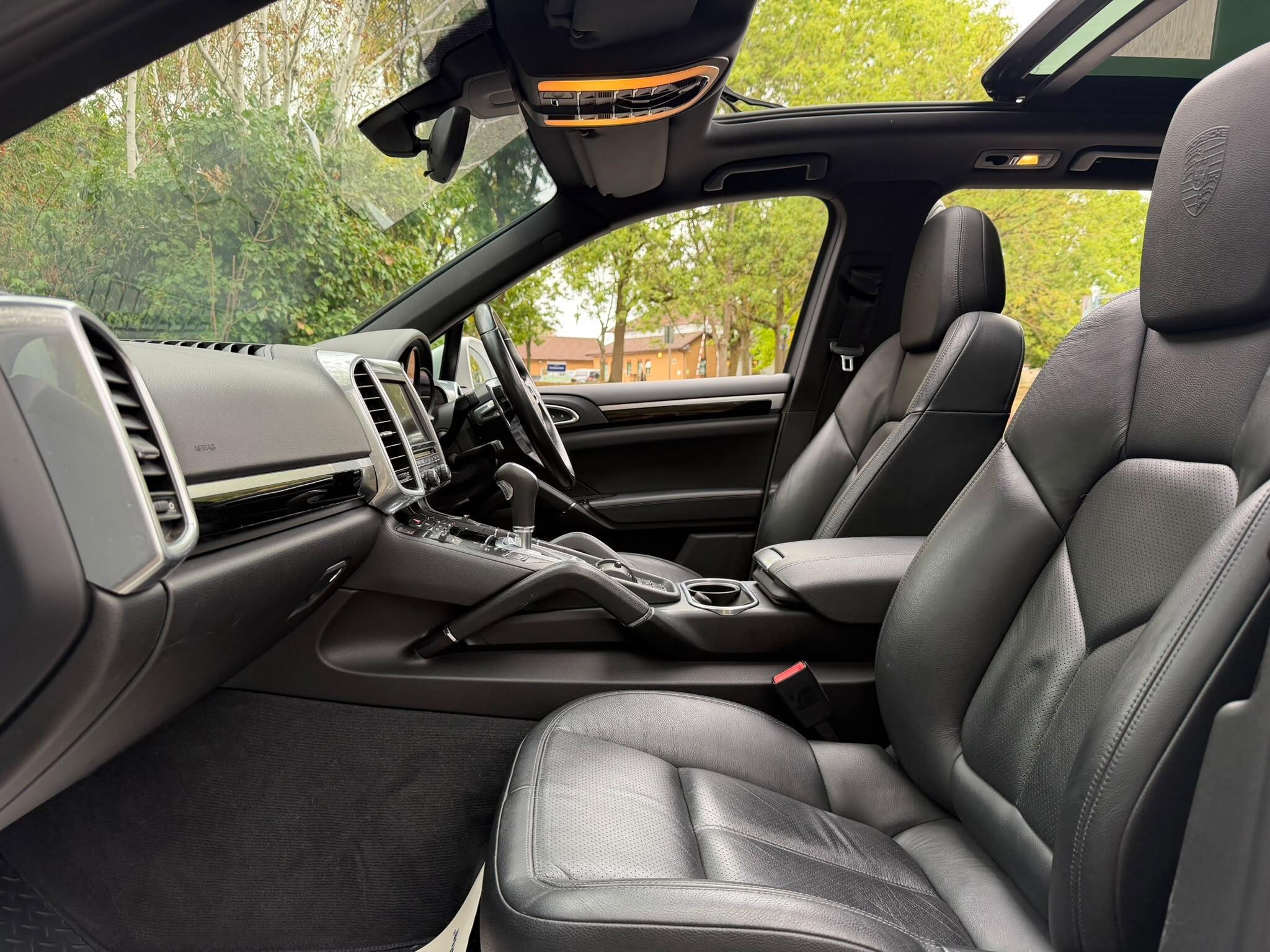 Porsche Cayenne view 14