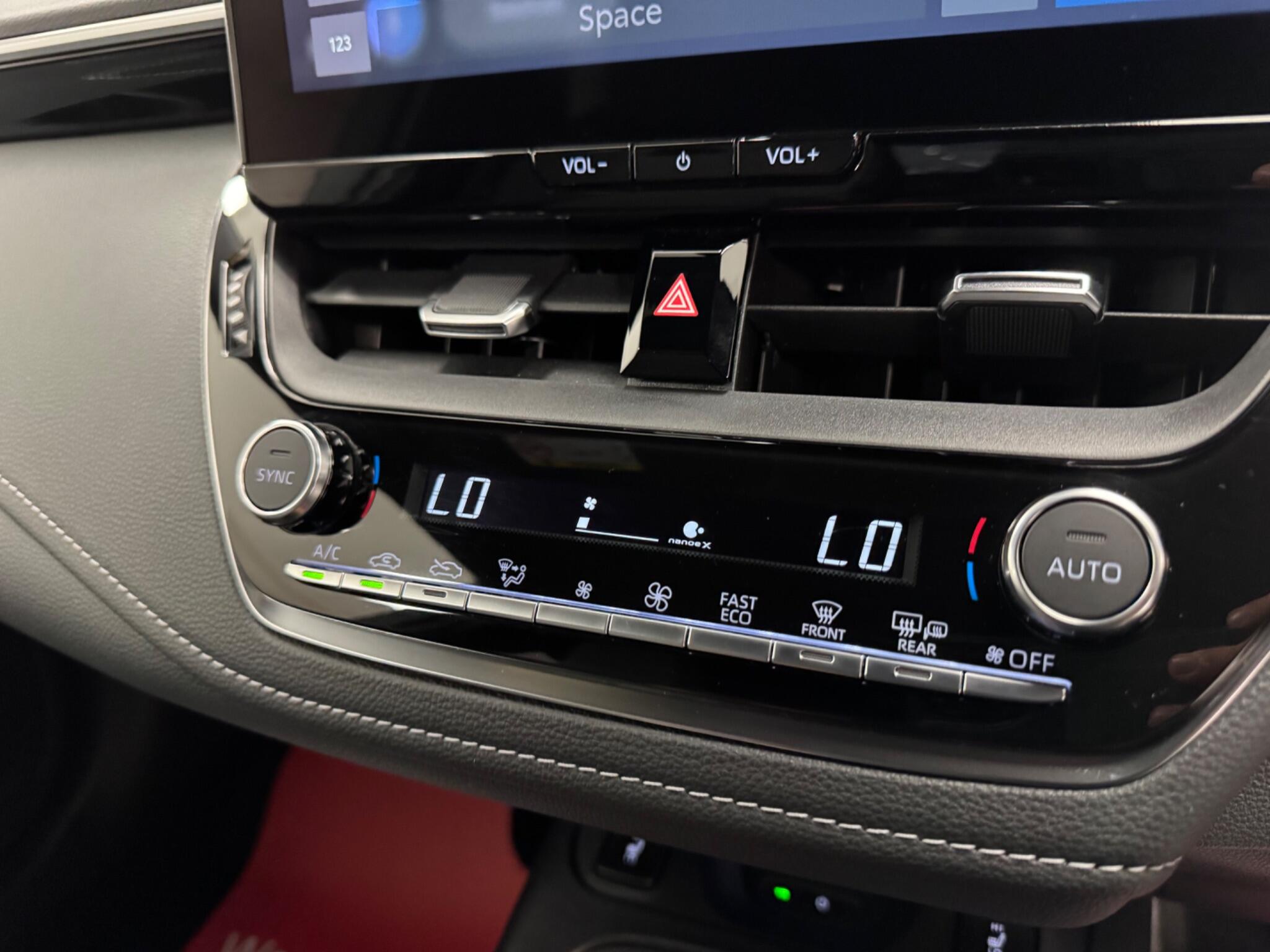 Toyota Corolla view 13