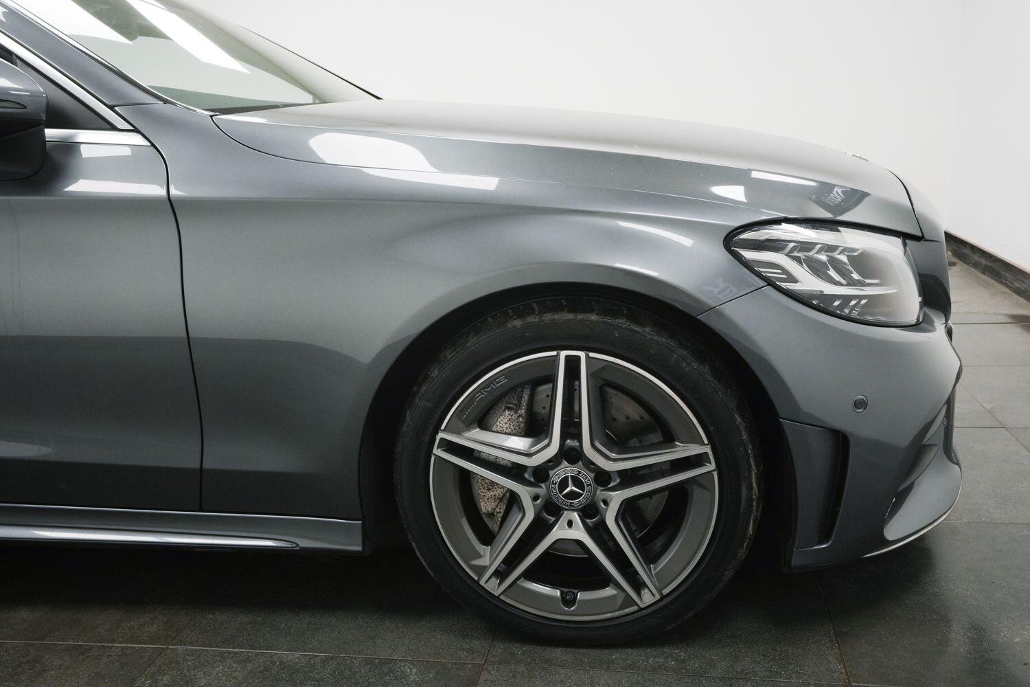 Mercedes-Benz C Class view 4