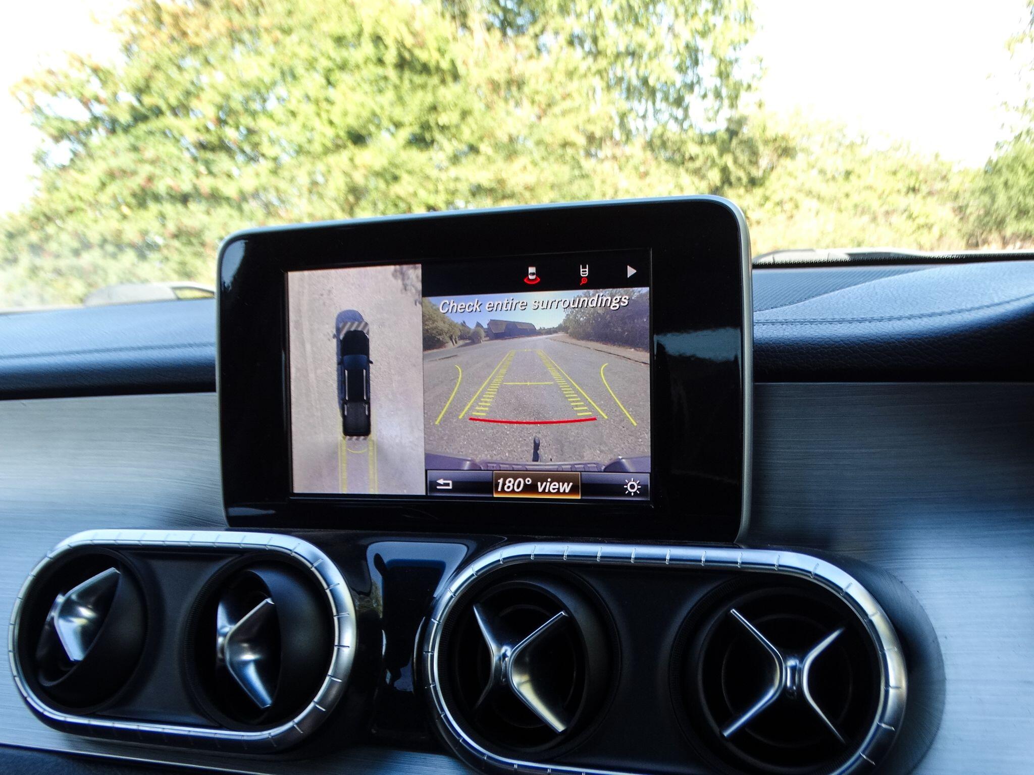 Mercedes-Benz X Class view 22