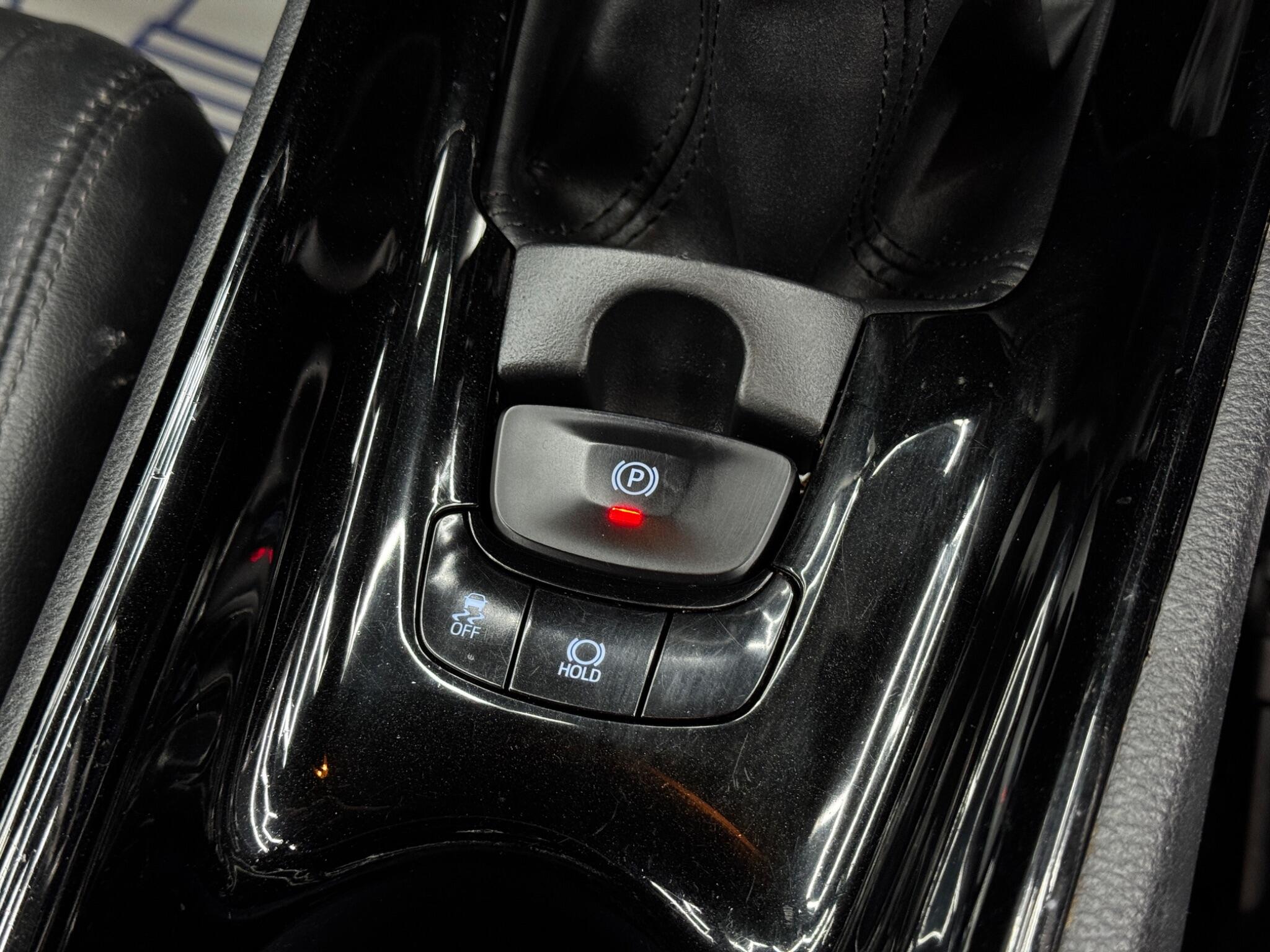 Toyota C-HR view 26