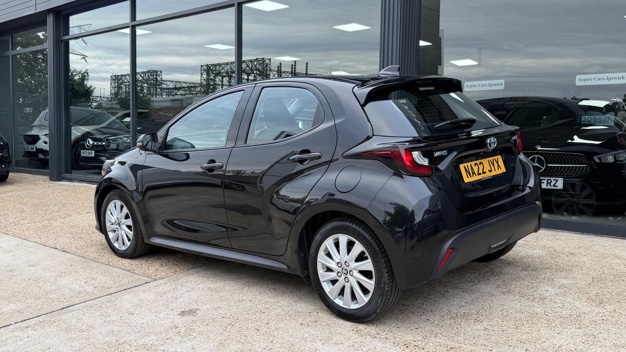 Toyota Yaris view 9