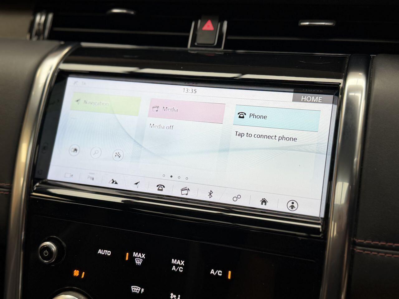 Land Rover Discovery Sport view 60