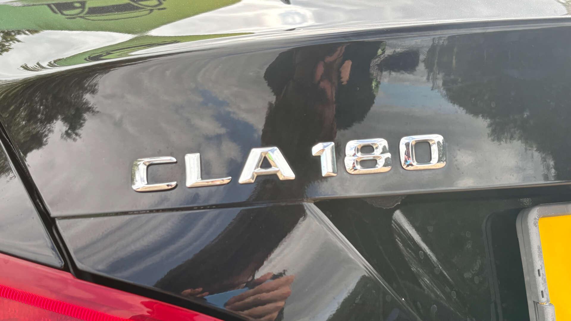 Mercedes-Benz Cla view 42