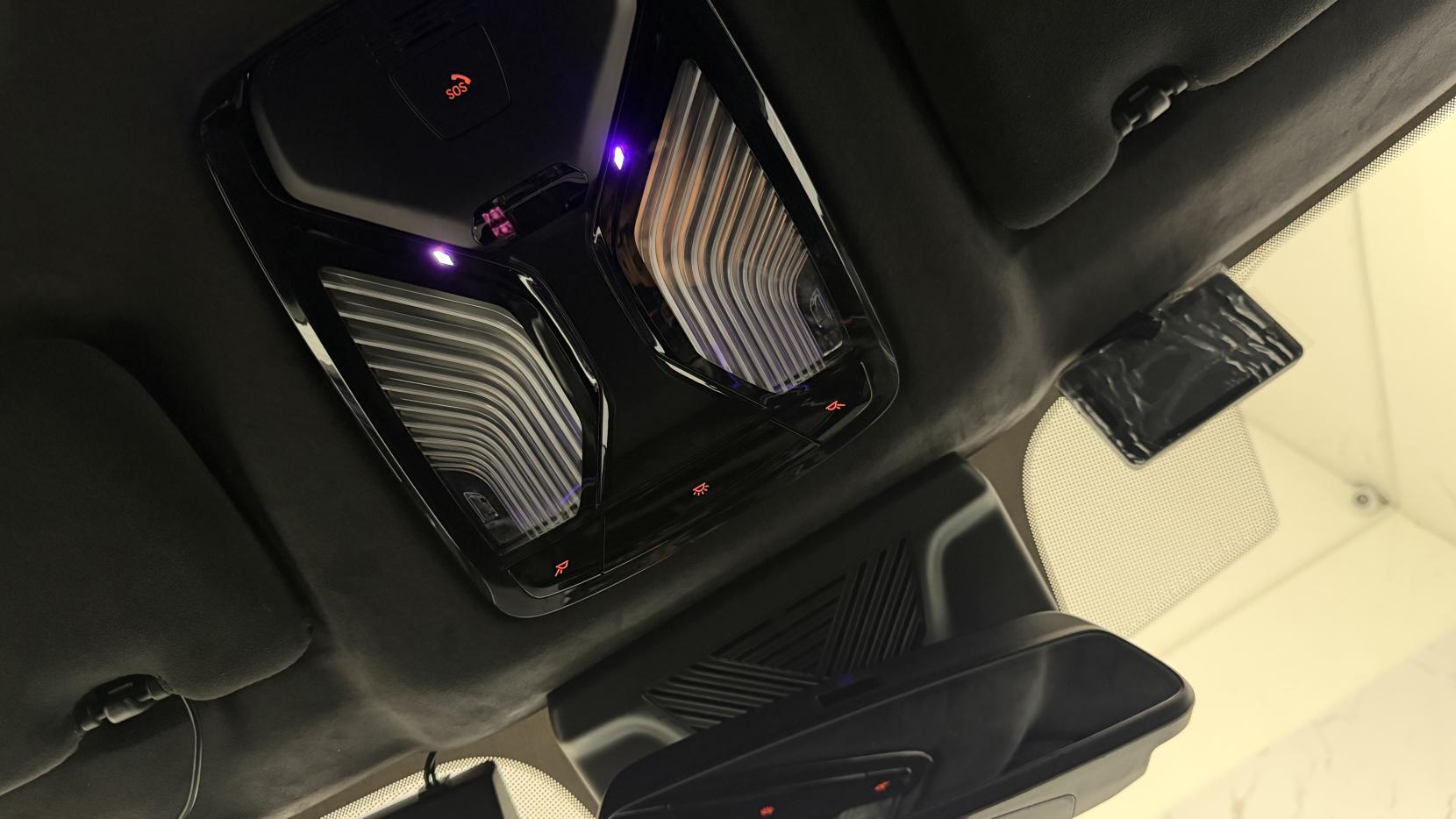 BMW XM view 37