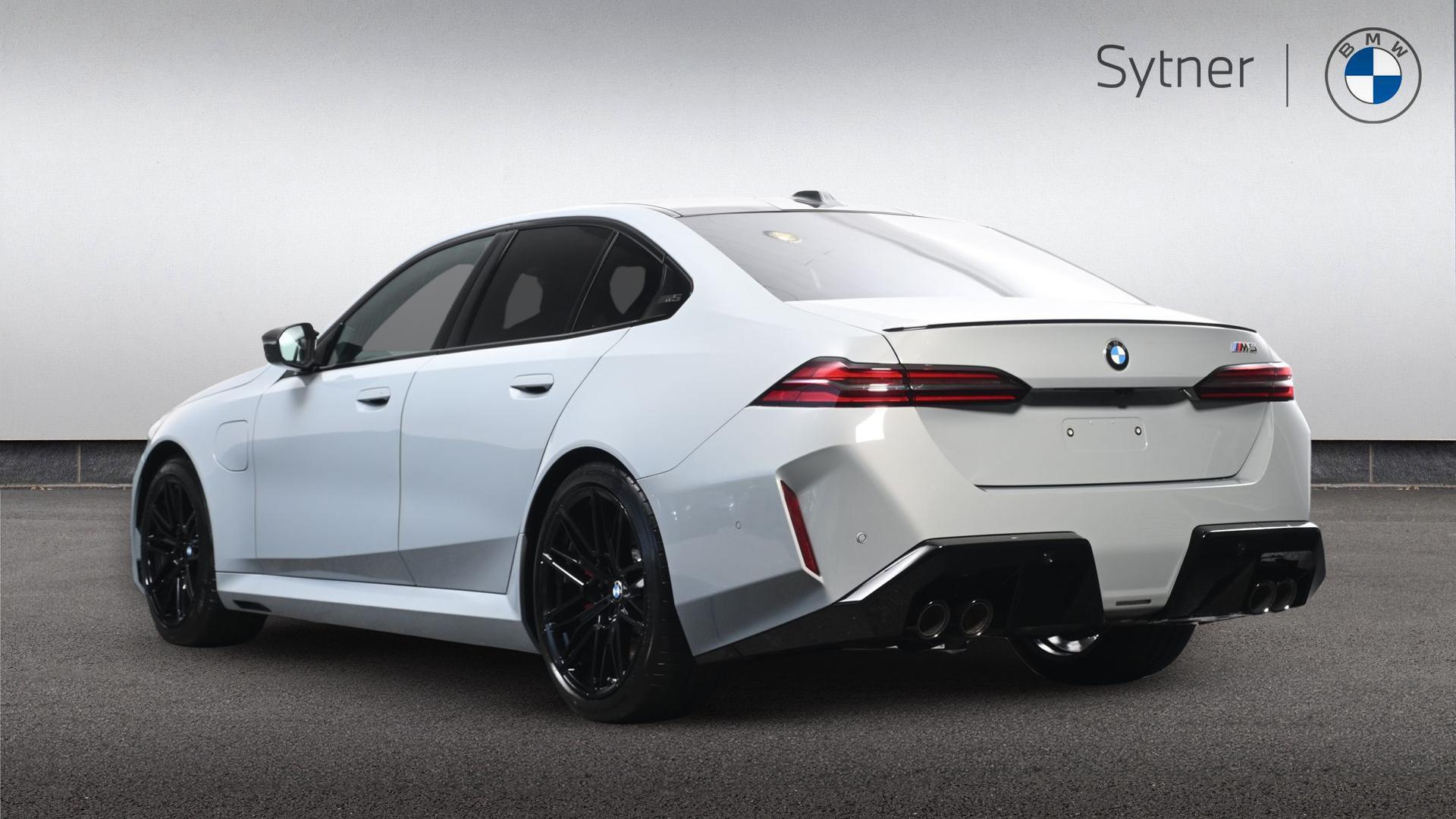 BMW M5 view 2