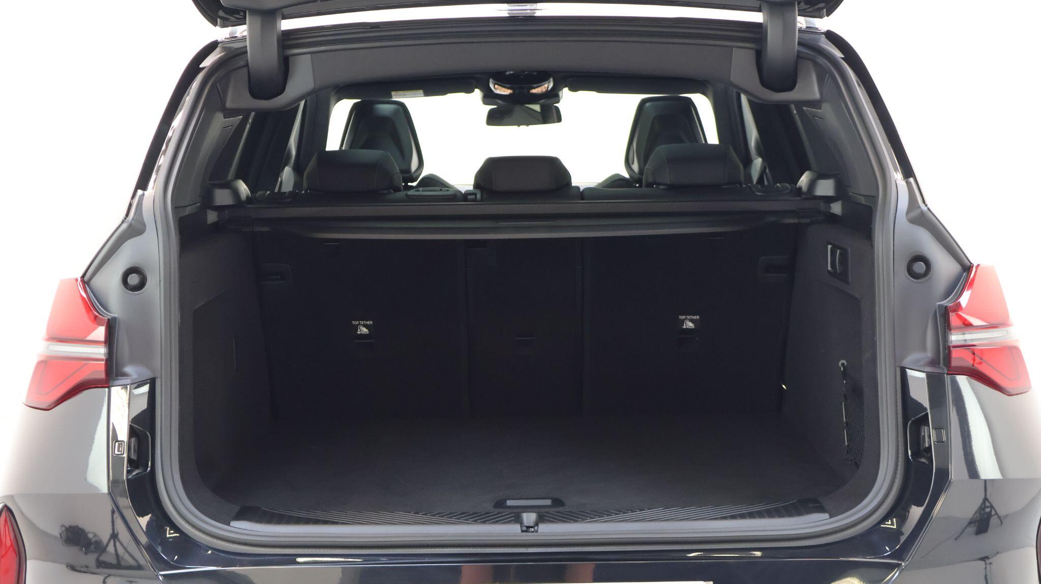 BMW X3 view 13