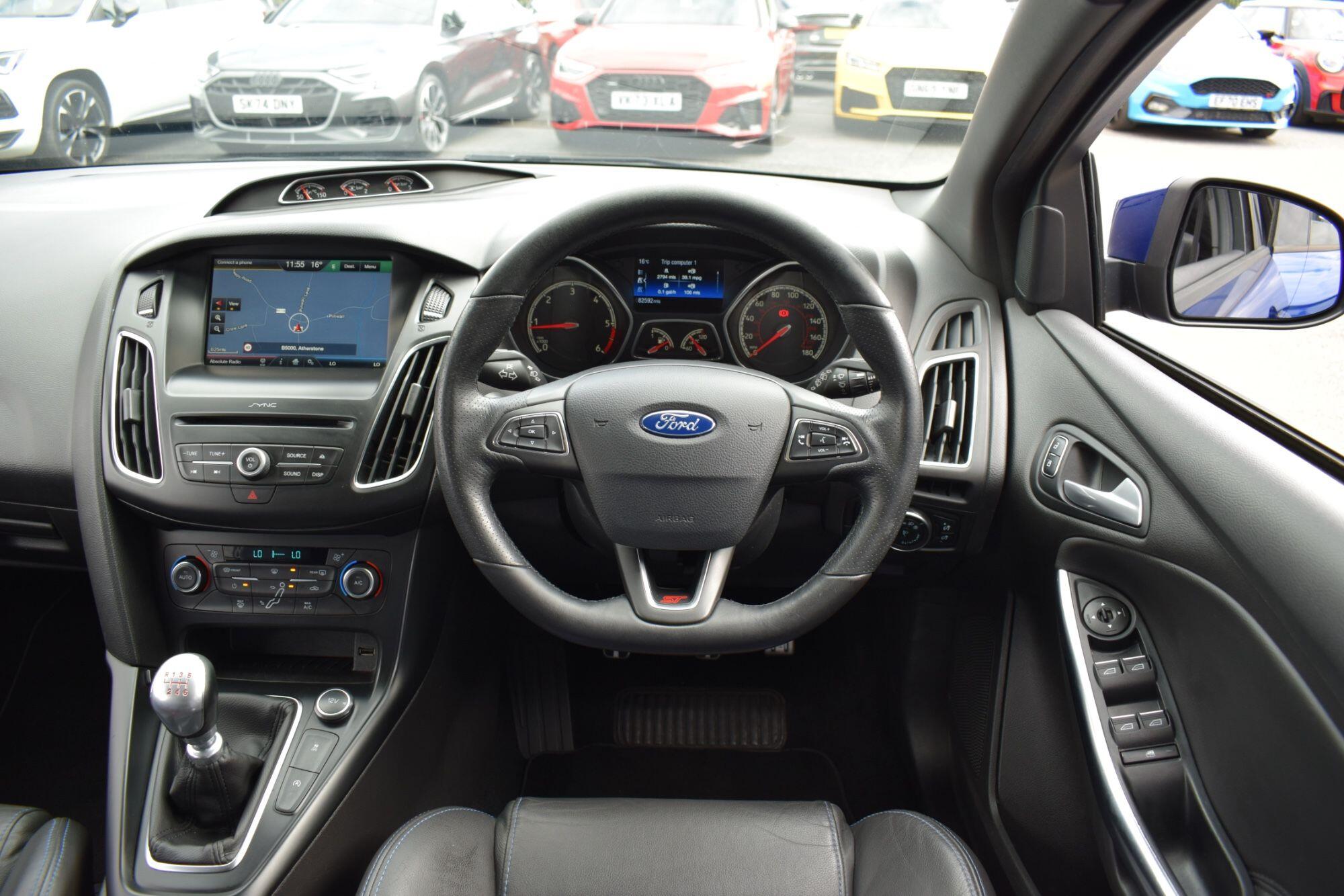 Ford Focus view 23