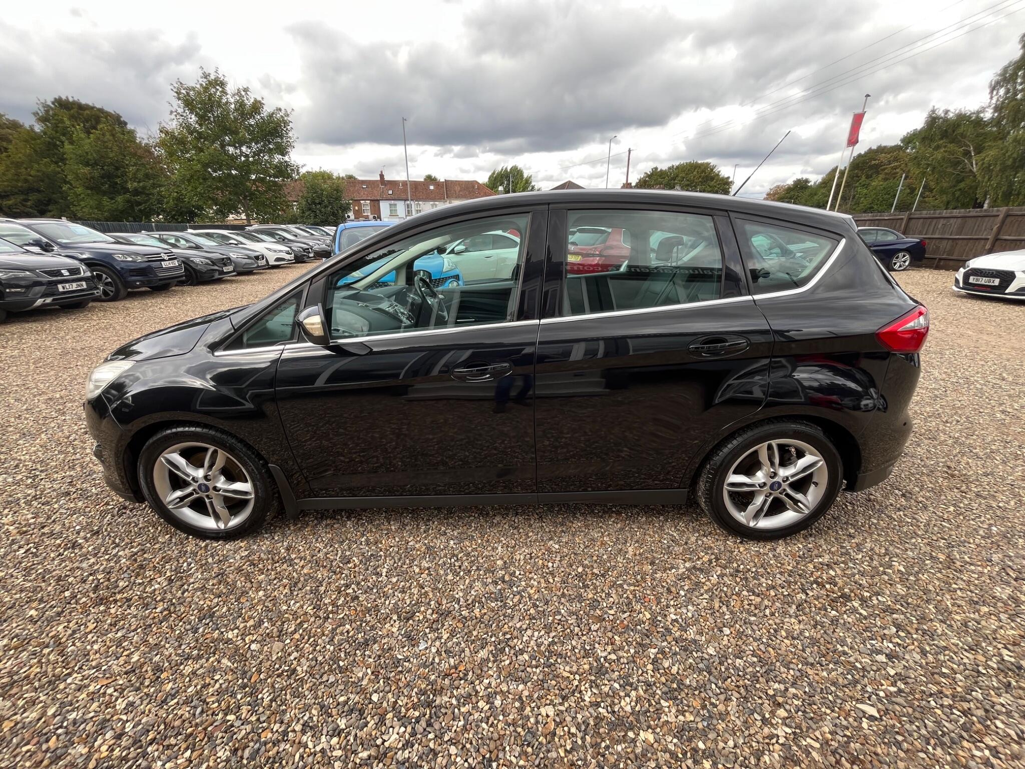 Ford C-Max view 9