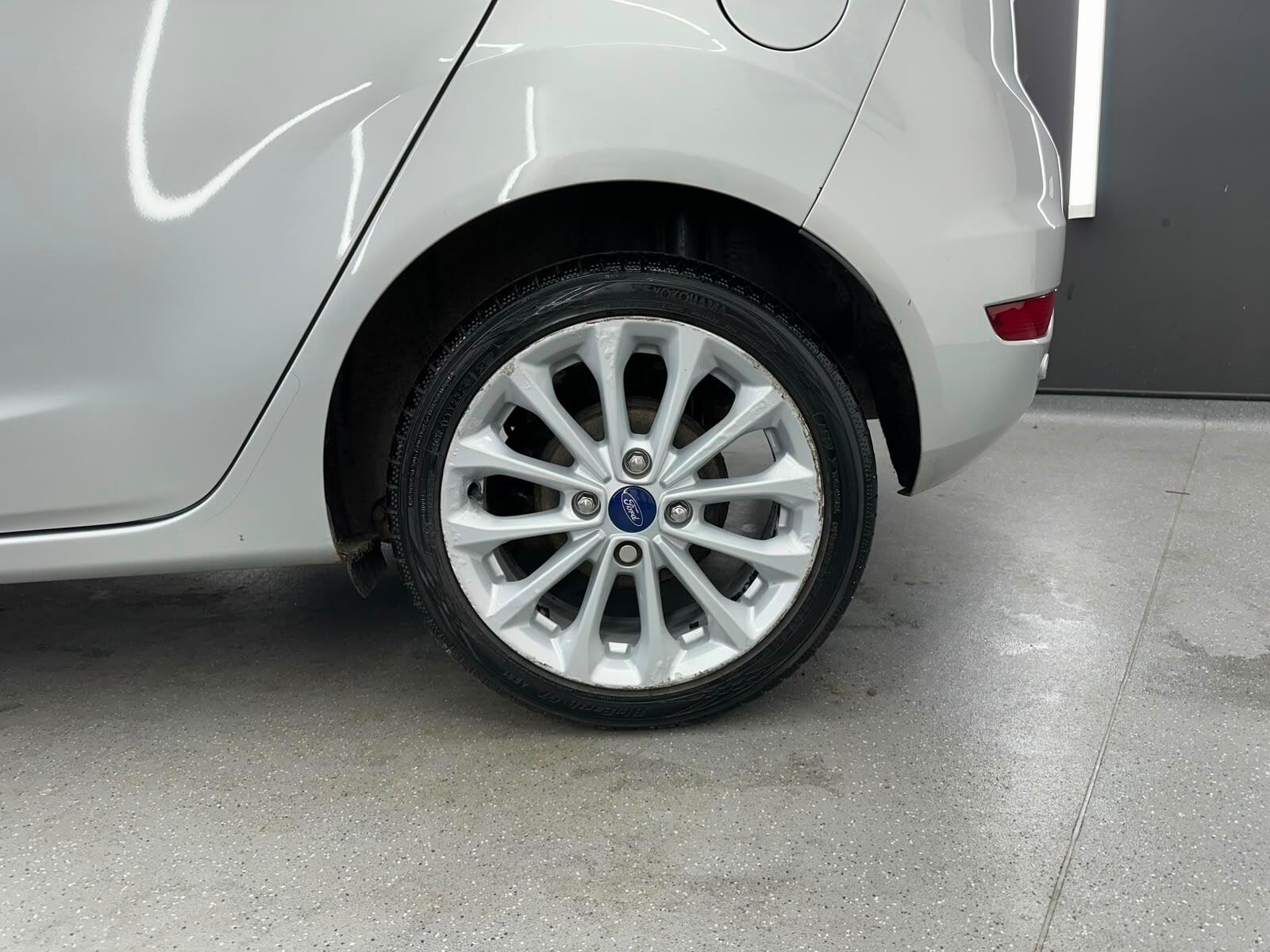 Ford Fiesta view 21