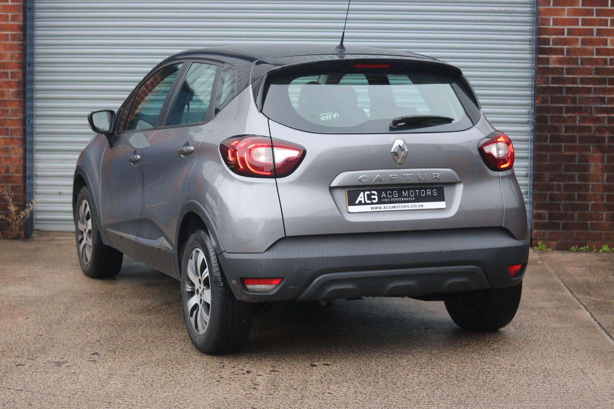 Renault Captur view 2