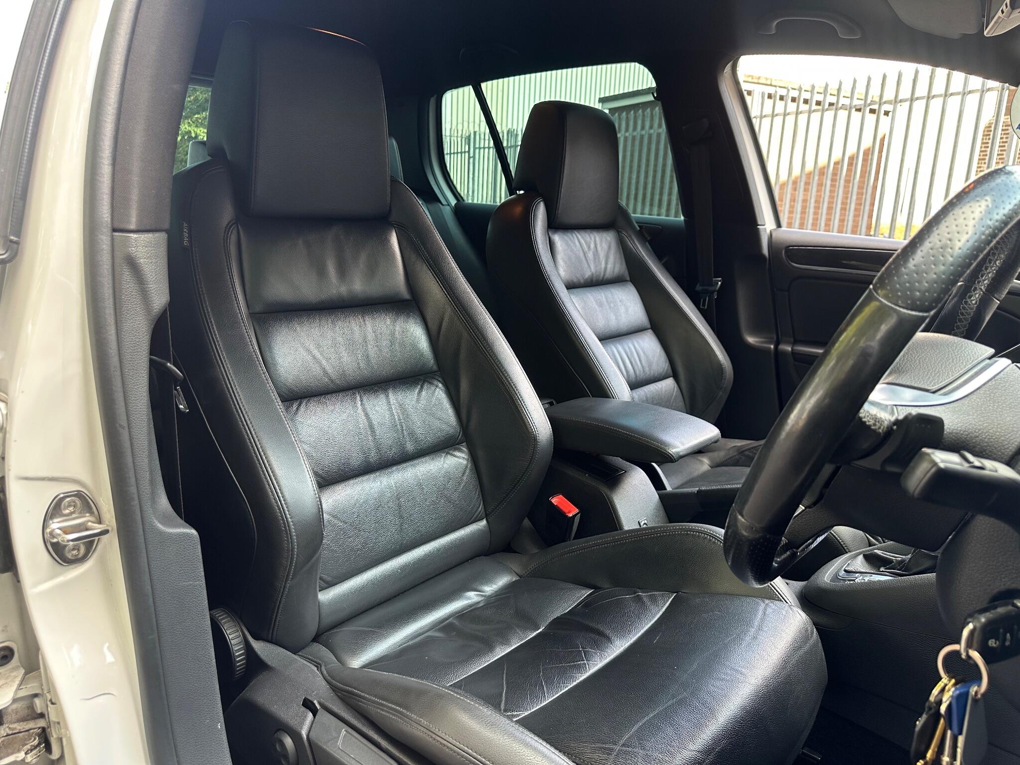 Volkswagen Golf view 17