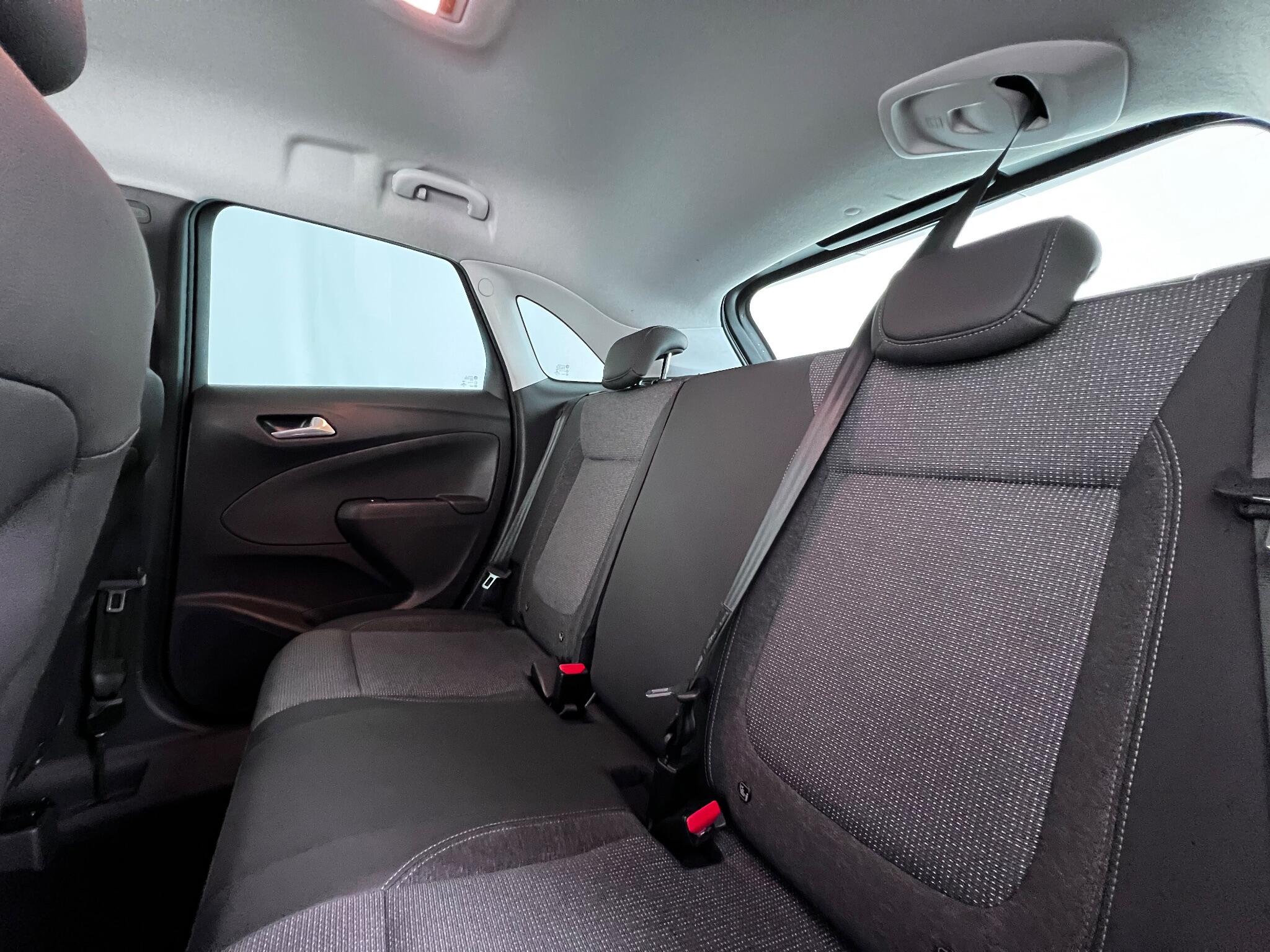 Vauxhall Crossland view 15